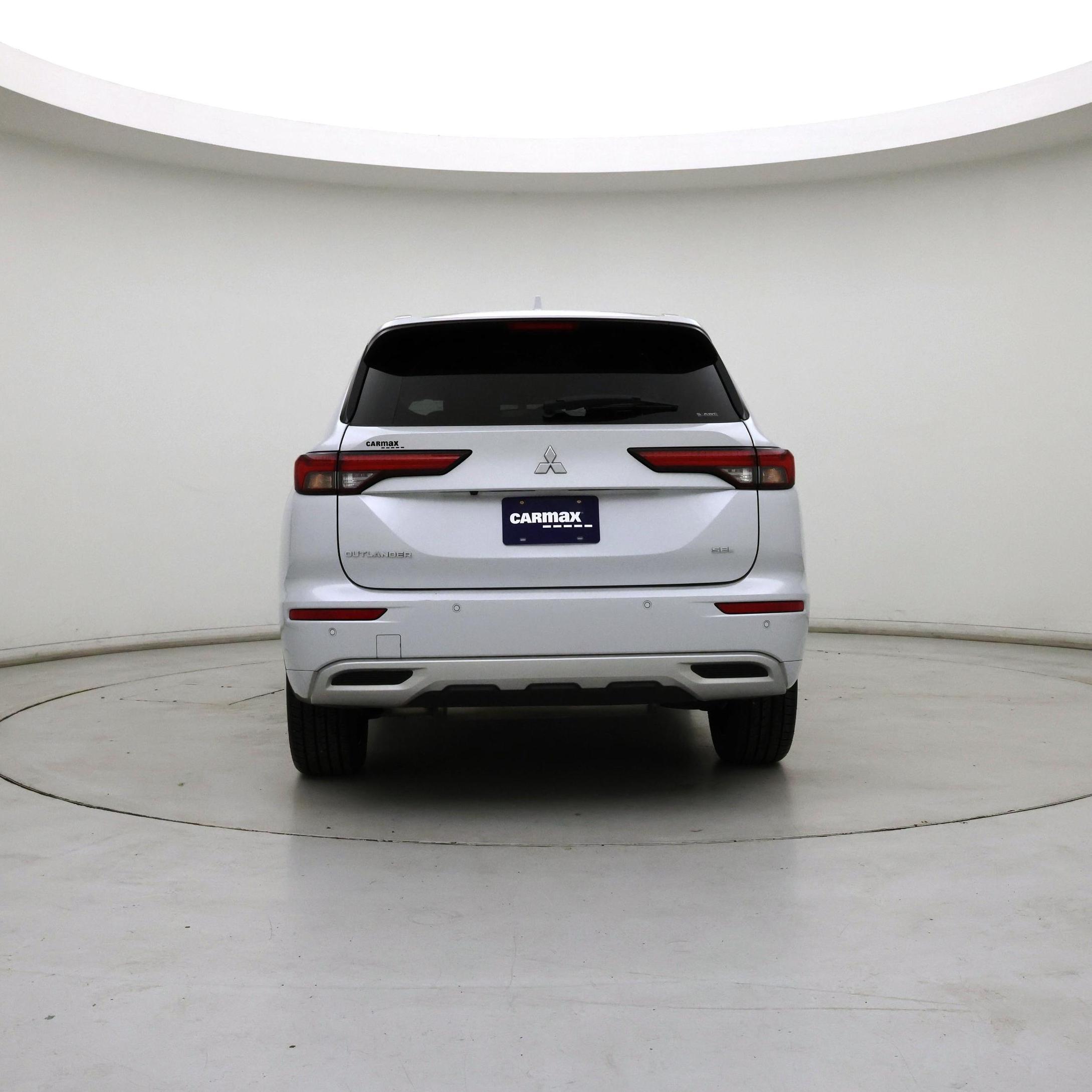 Thumbnail: 2023 Mitsubishi Outlander - 6