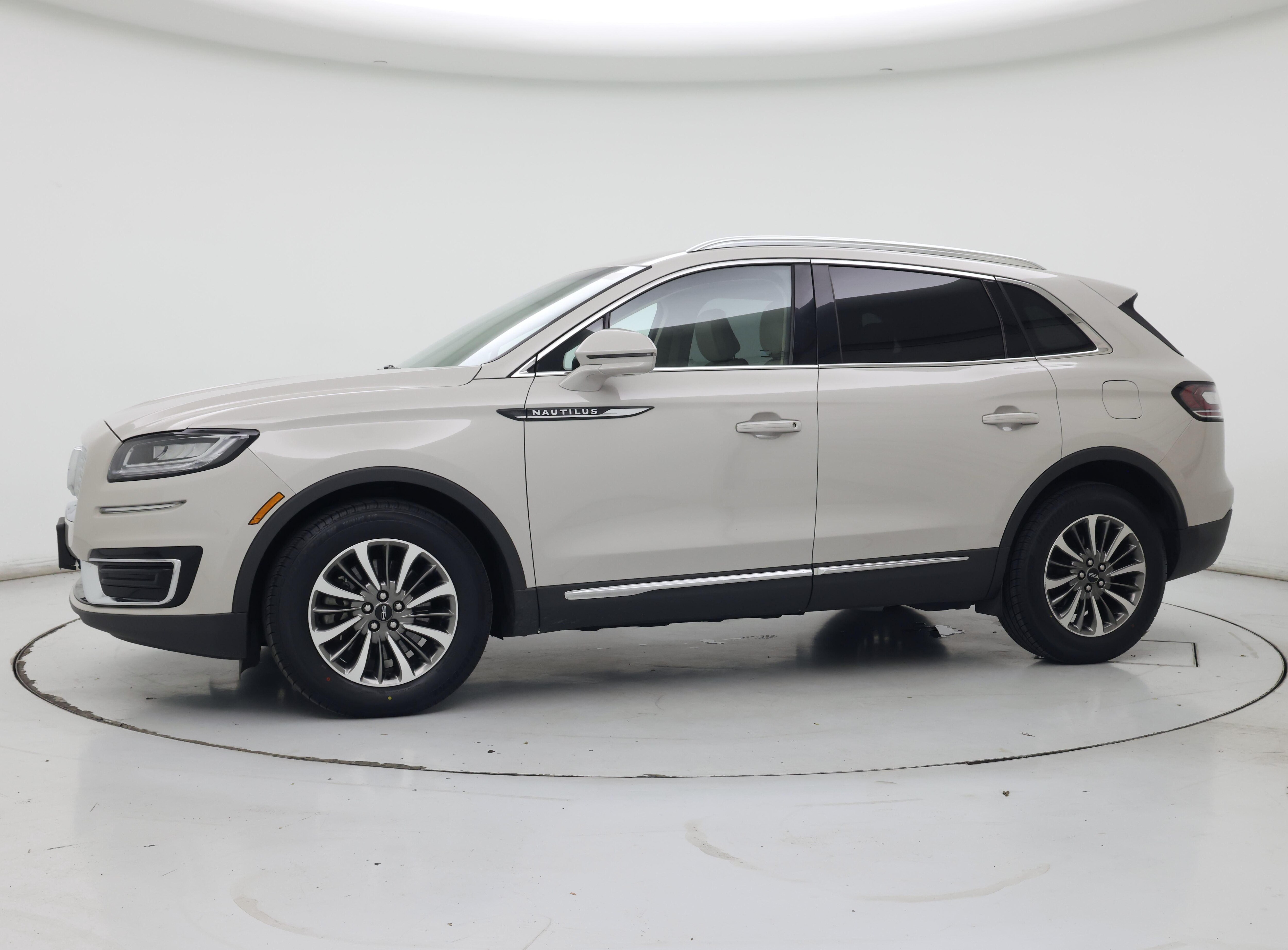 Thumbnail: 2020 Lincoln Nautilus - 3
