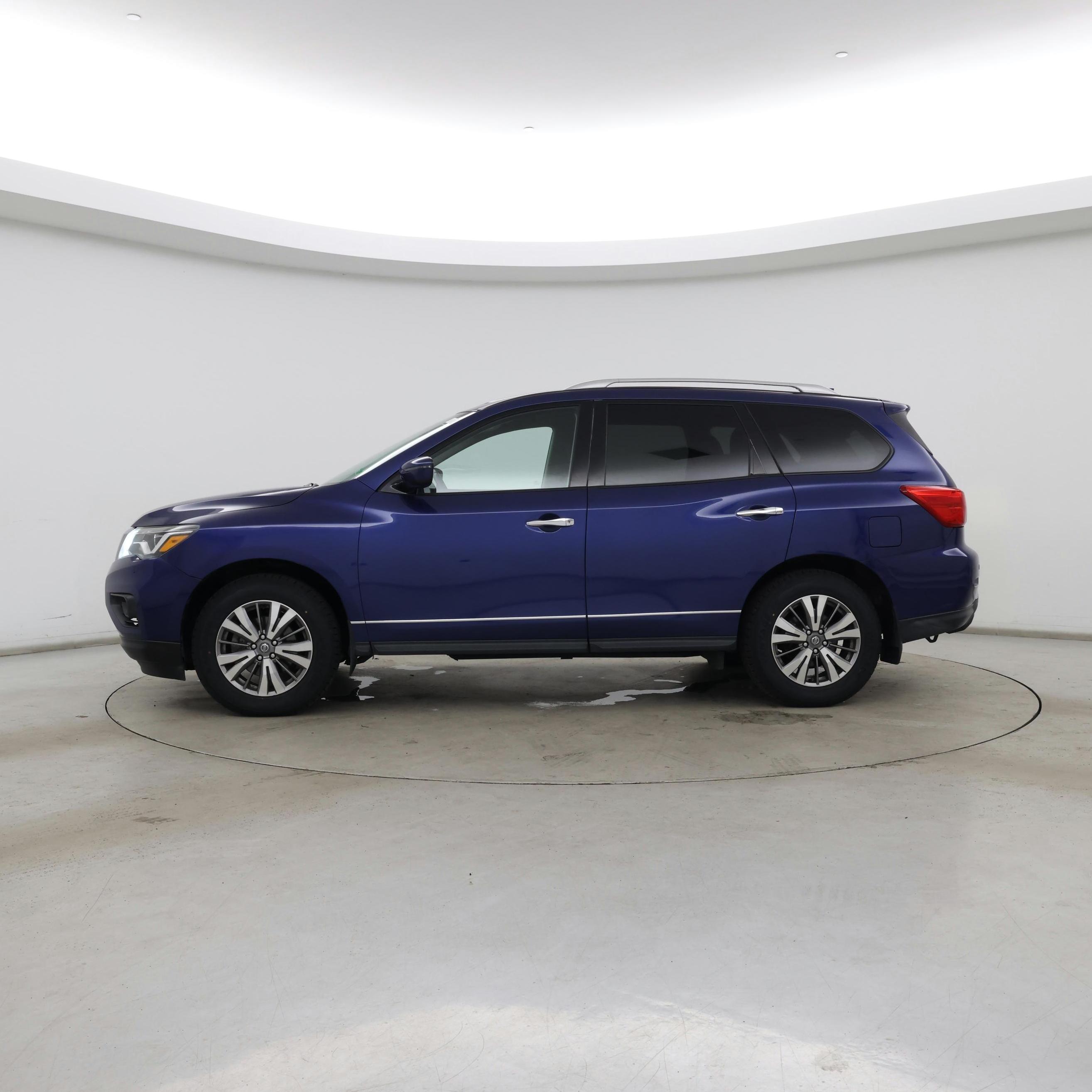 Thumbnail: 2019 Nissan Pathfinder - 3