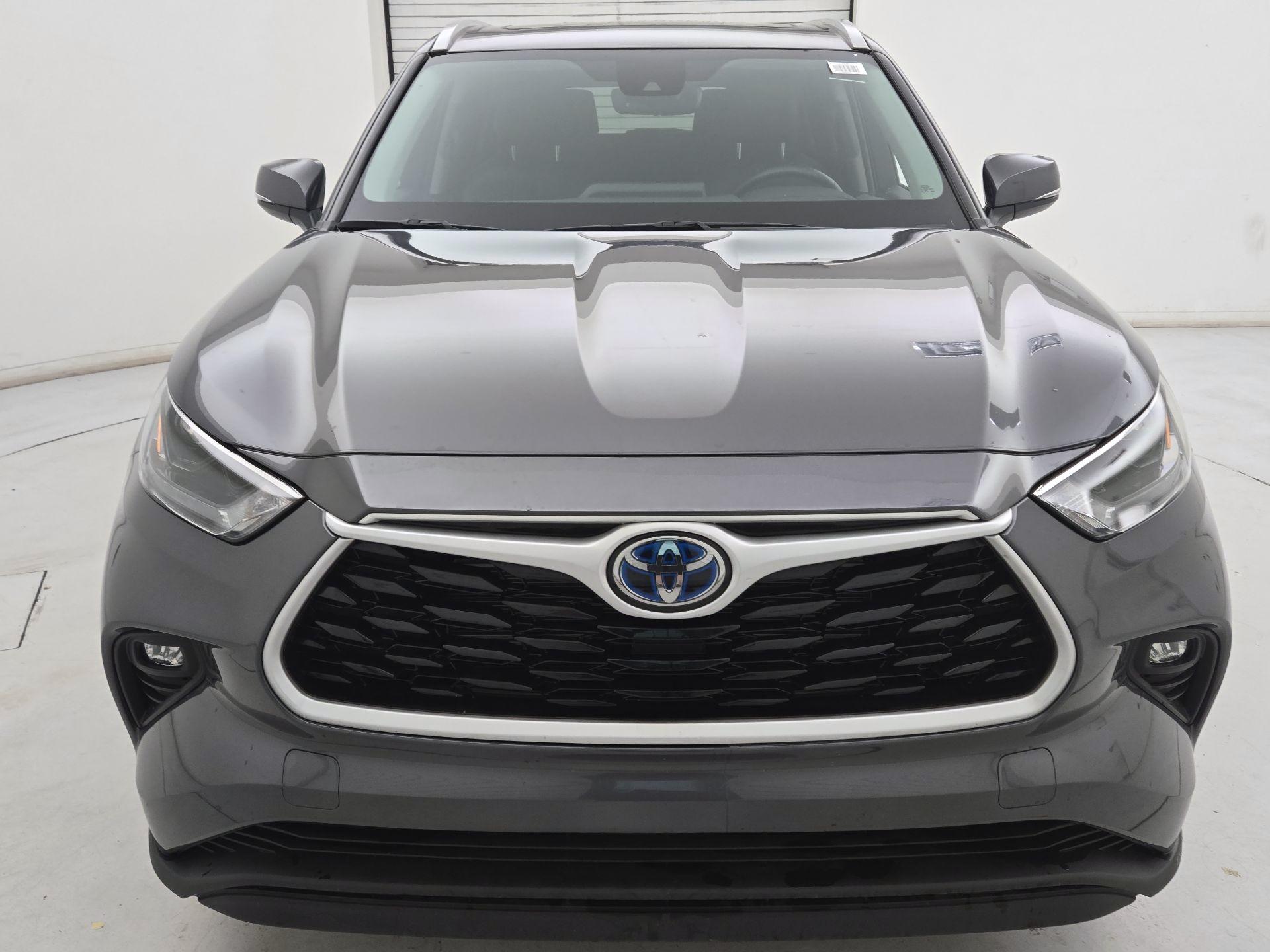 Thumbnail: 2022 Toyota Highlander - 2