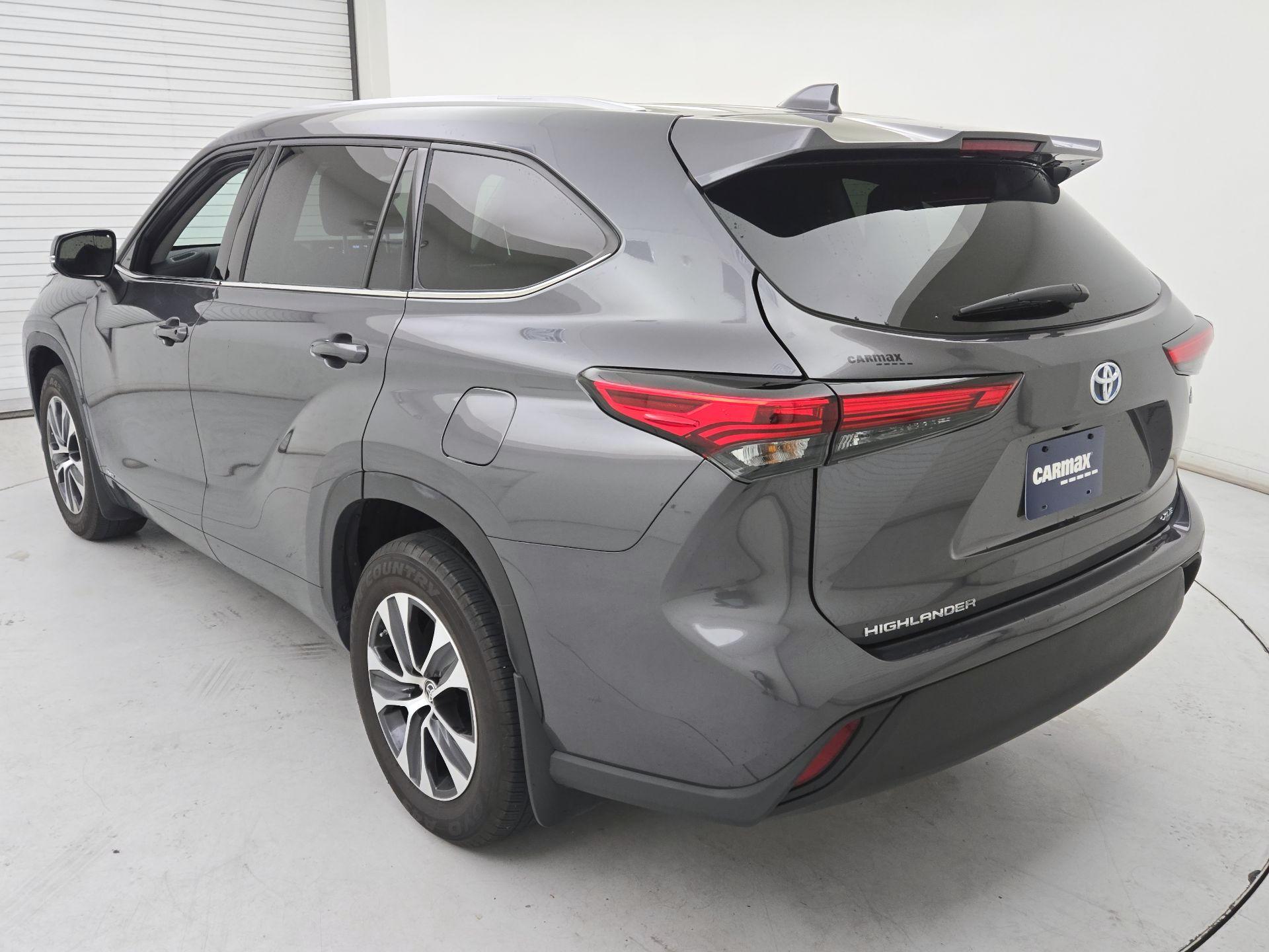Thumbnail: 2022 Toyota Highlander - 7
