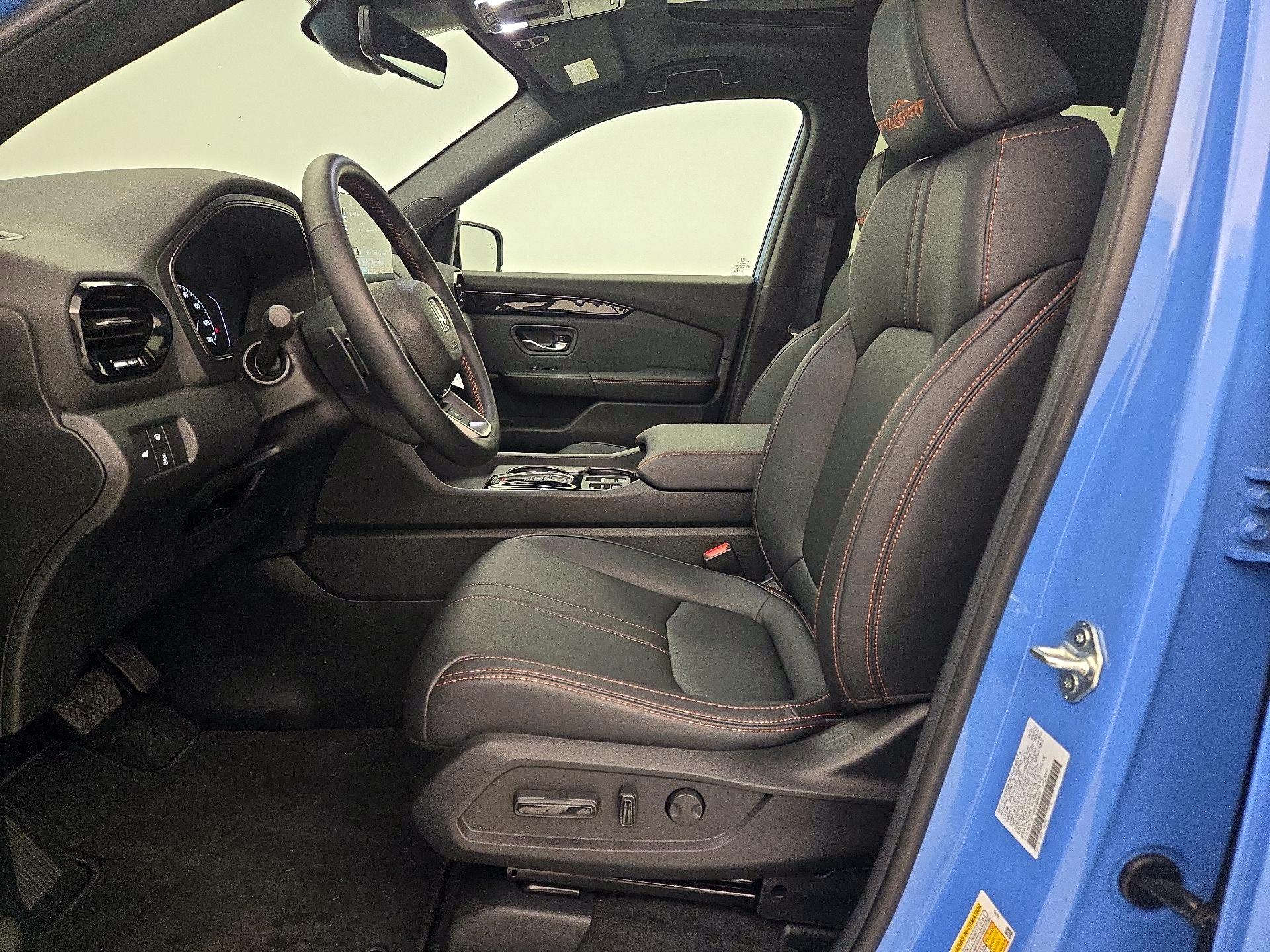 Thumbnail: 2025 Honda Pilot - 9