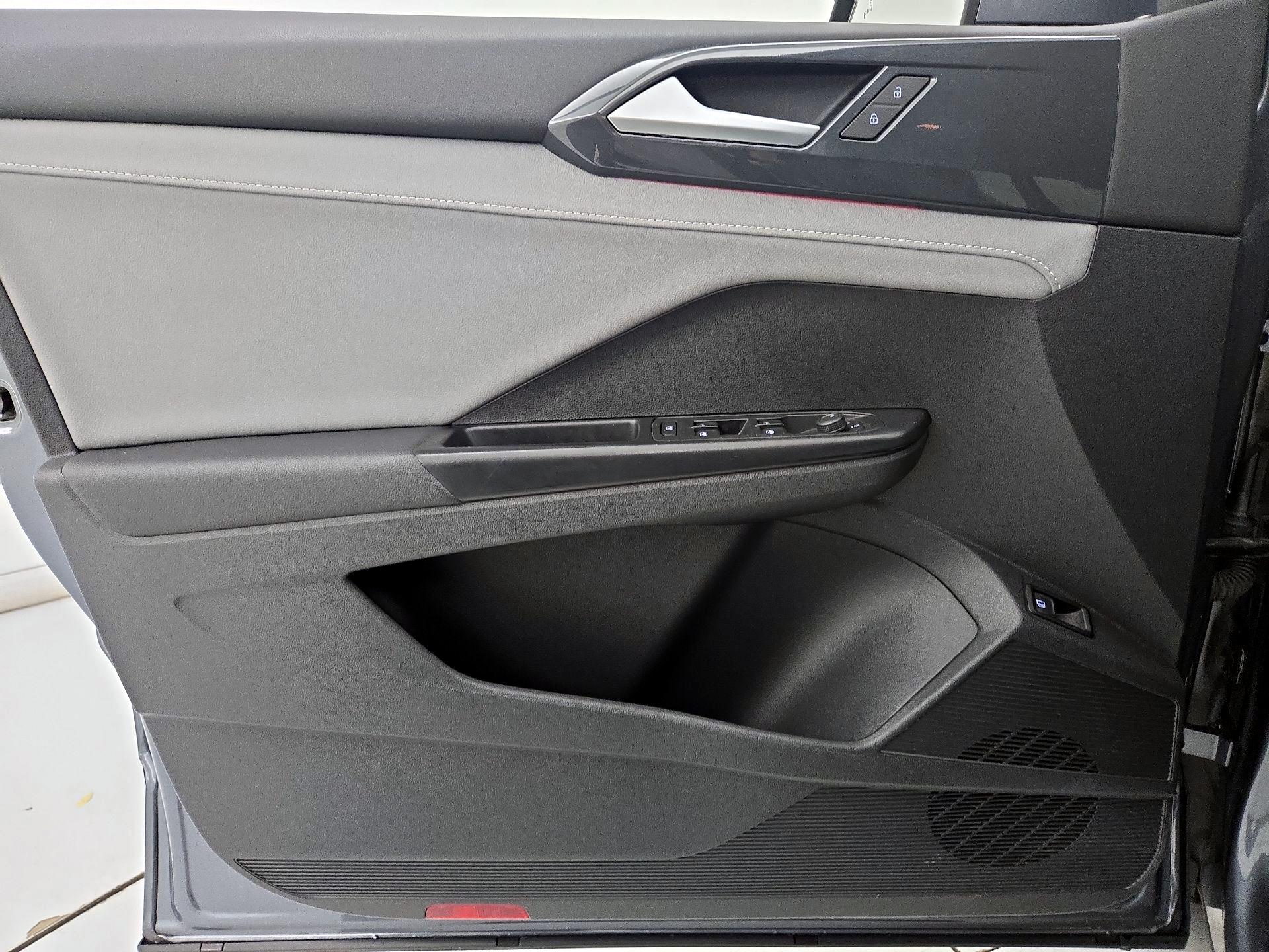 Thumbnail: 2022 Volkswagen Taos - 12