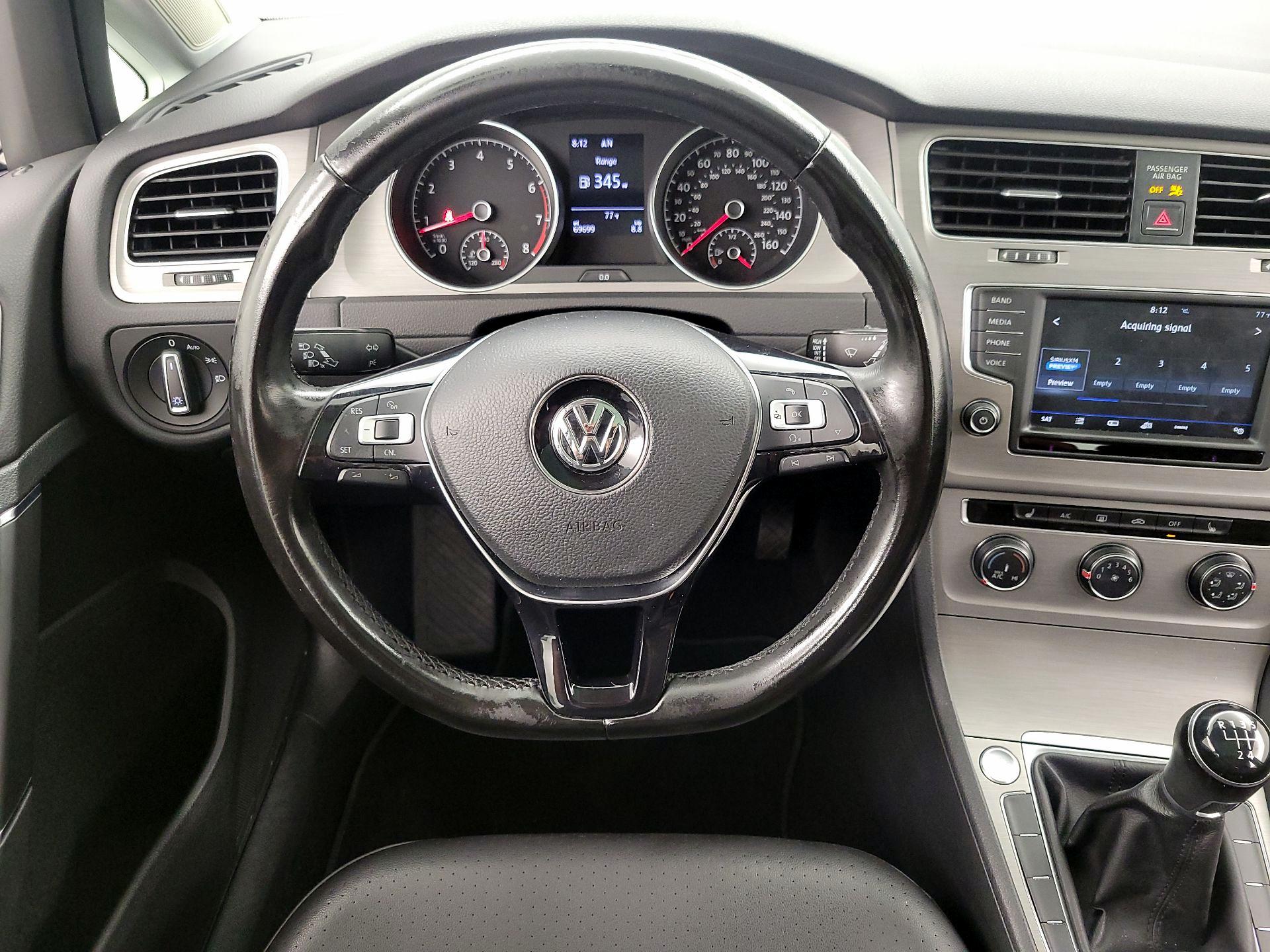 Thumbnail: 2017 Volkswagen Golf - 10