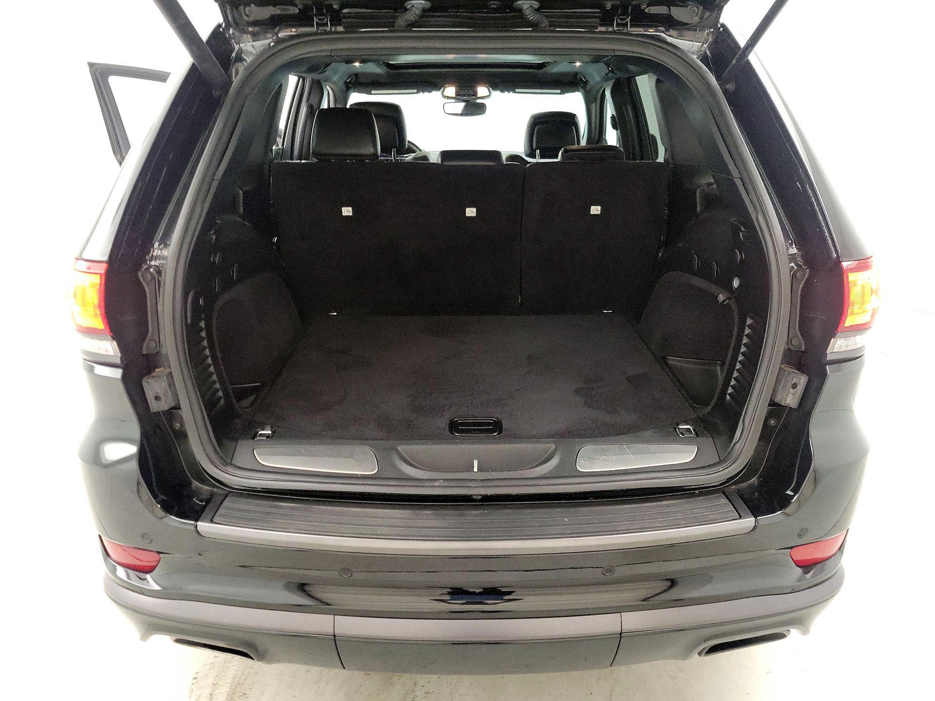 Thumbnail: 2020 Jeep Grand Cherokee - 20