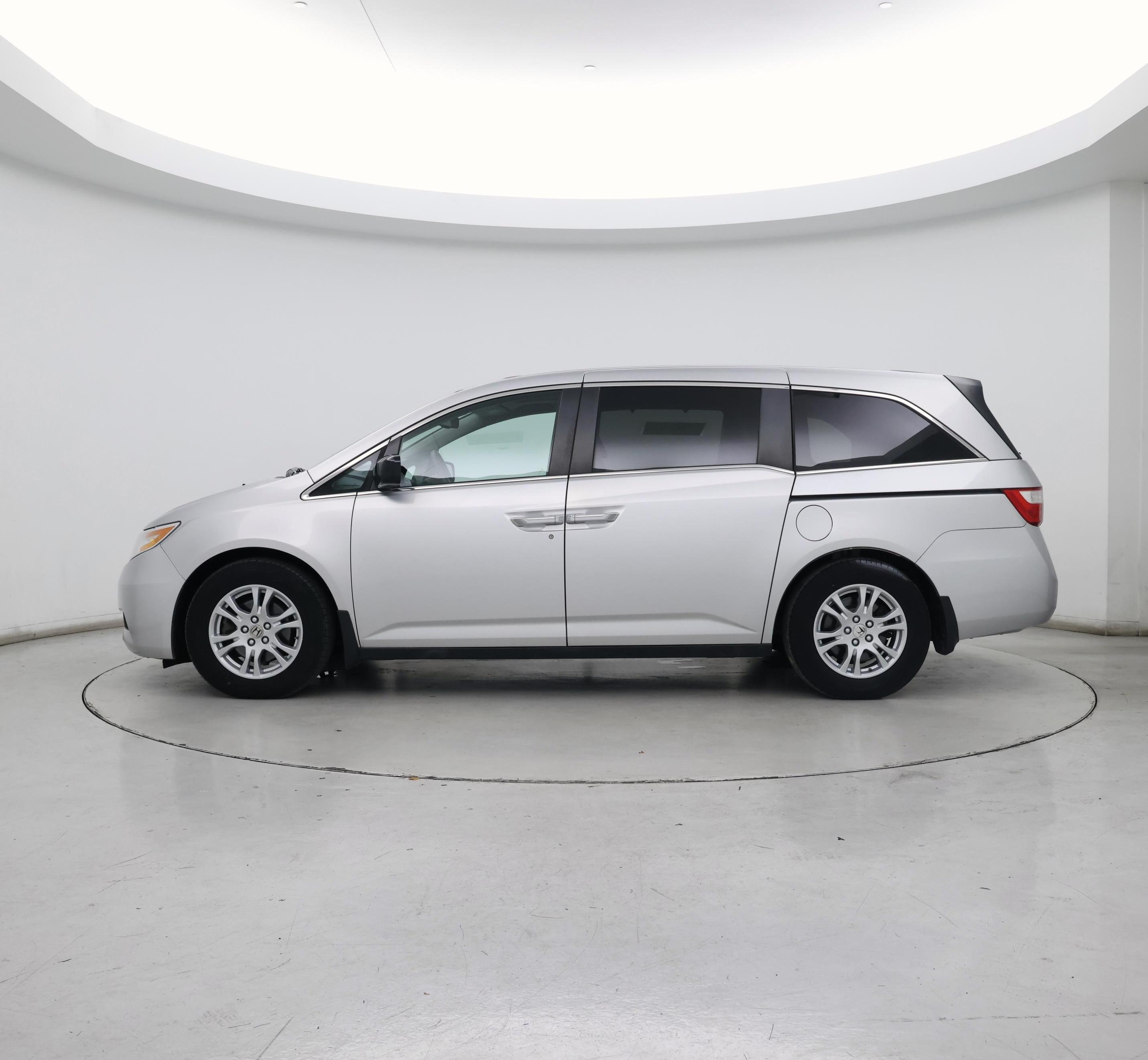 Thumbnail: 2013 Honda Odyssey - 3