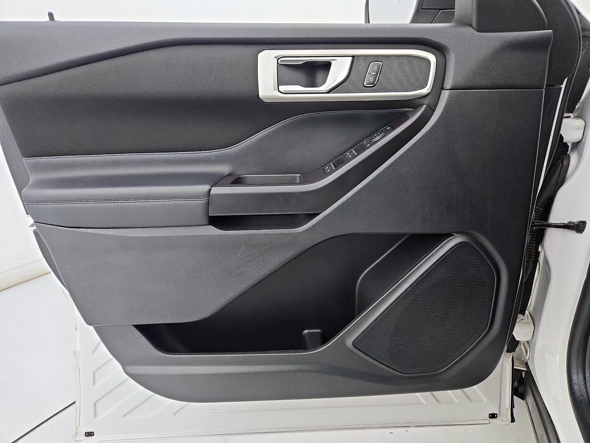Thumbnail: 2020 Ford Explorer - 12