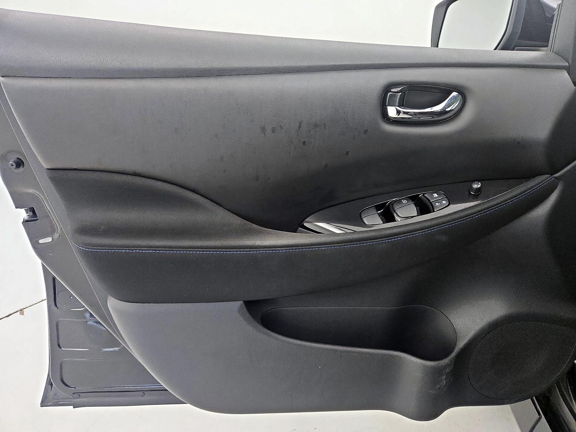 Thumbnail: 2019 Nissan Leaf - 12