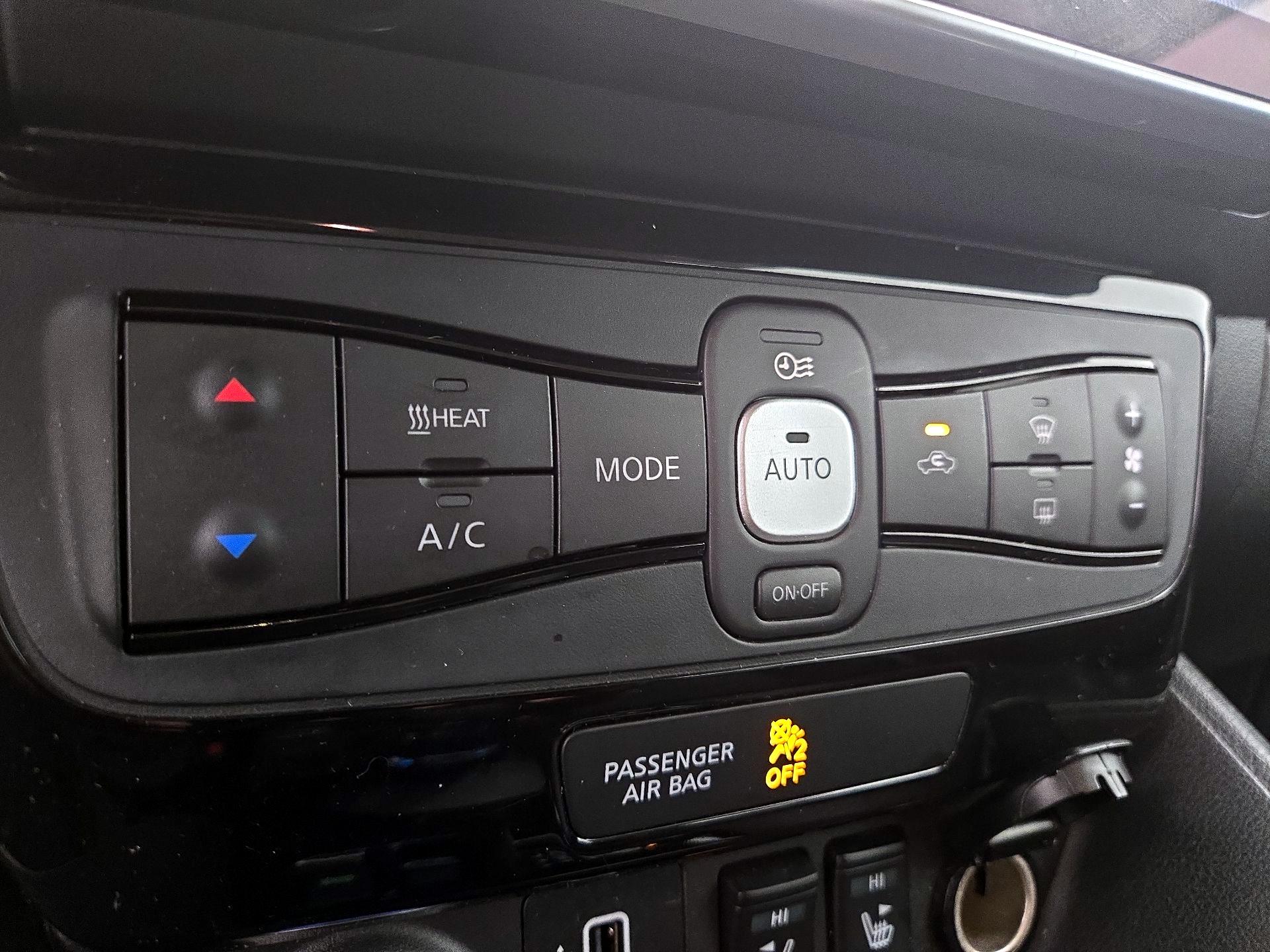 Thumbnail: 2019 Nissan Leaf - 15