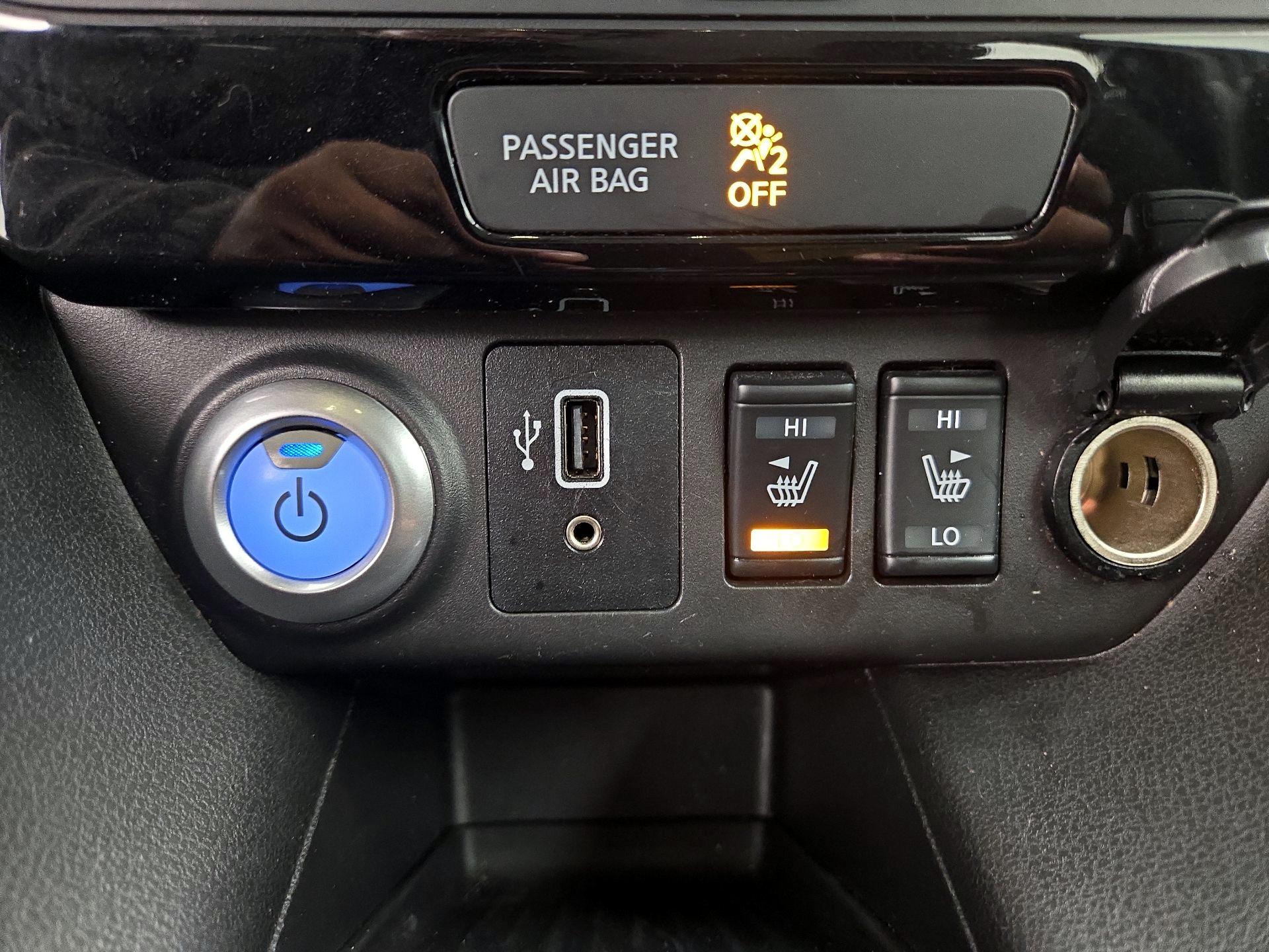 Thumbnail: 2019 Nissan Leaf - 17