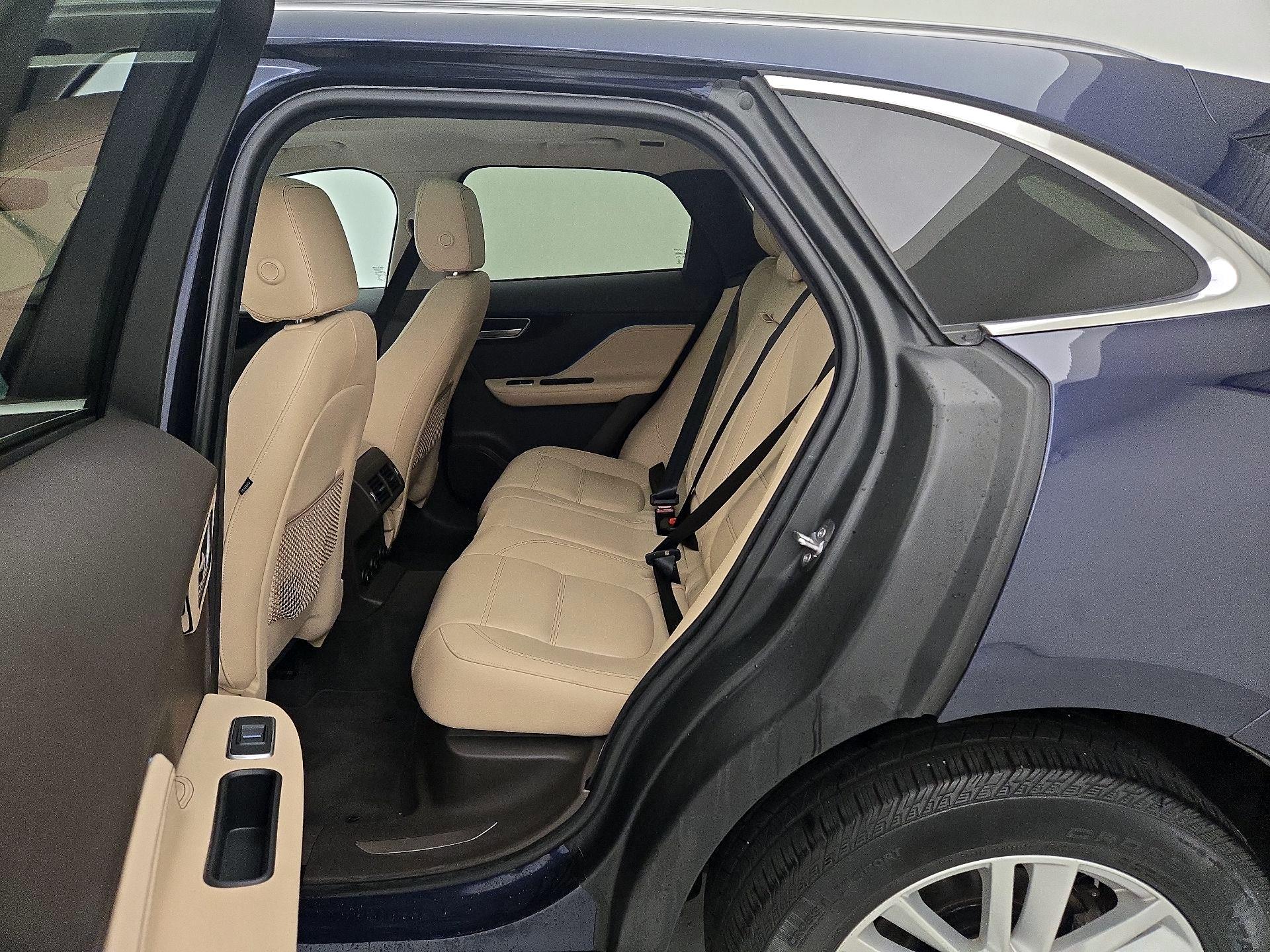 Thumbnail: 2019 Jaguar F-Pace - 17