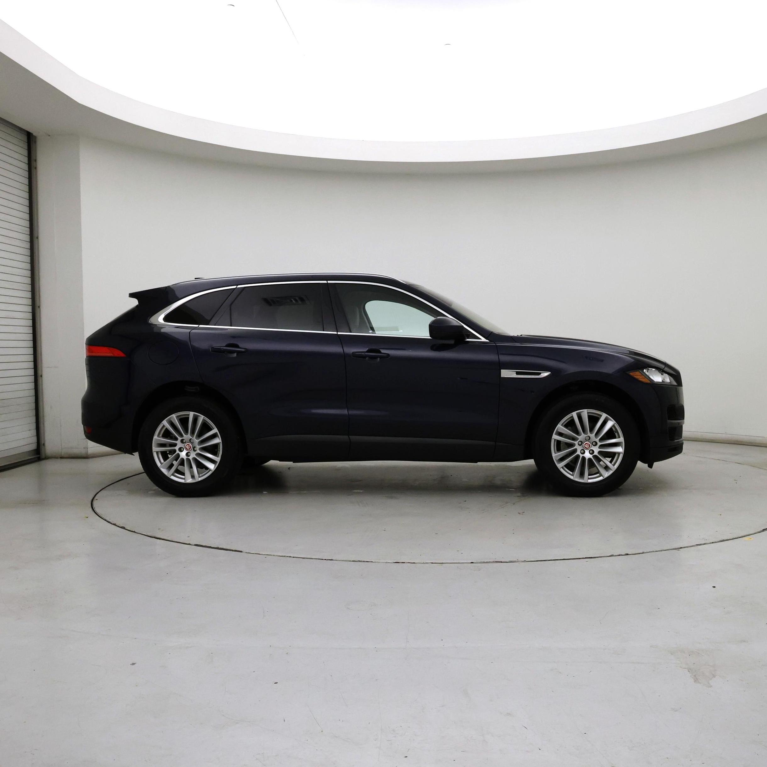 Thumbnail: 2019 Jaguar F-Pace - 7
