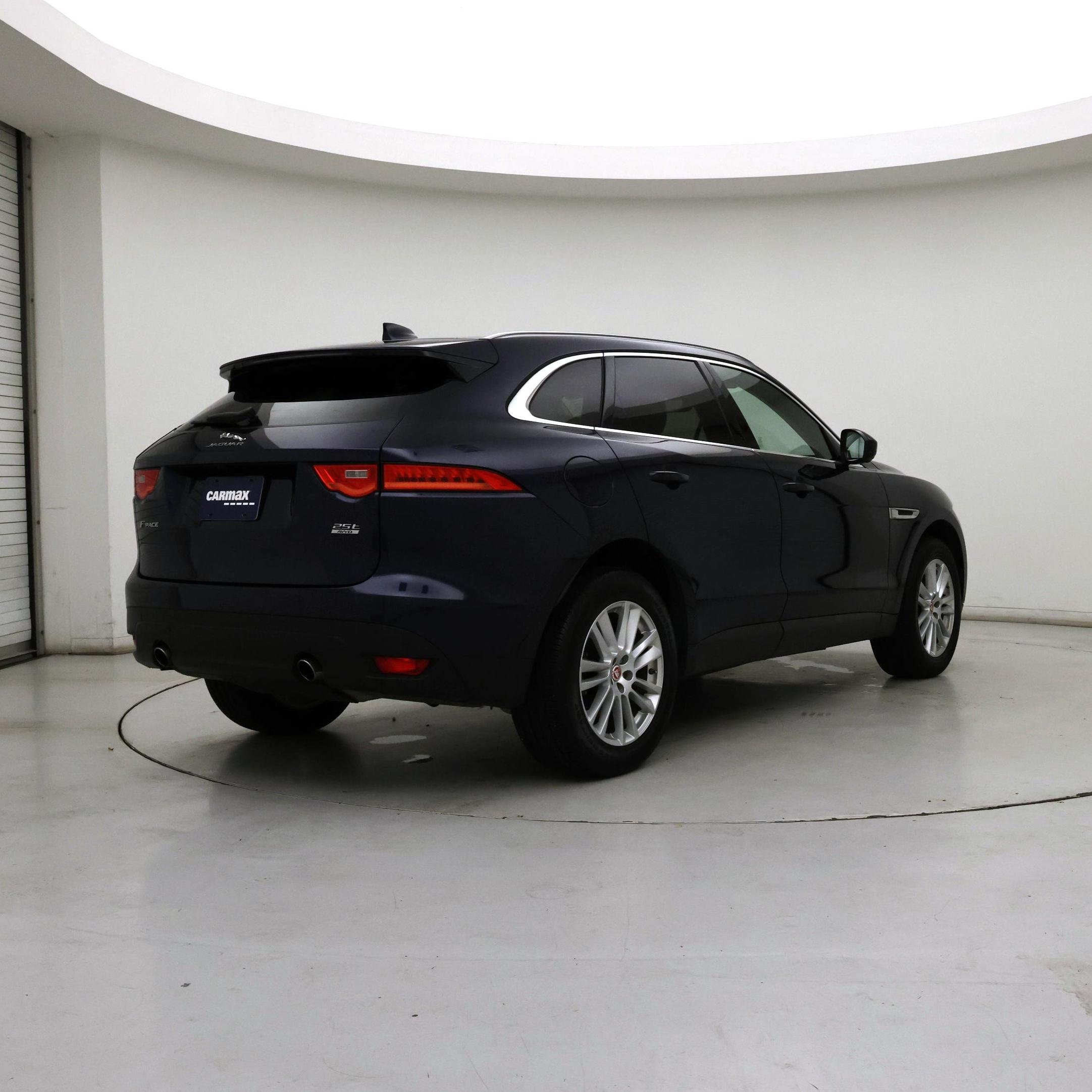 Thumbnail: 2019 Jaguar F-Pace - 8
