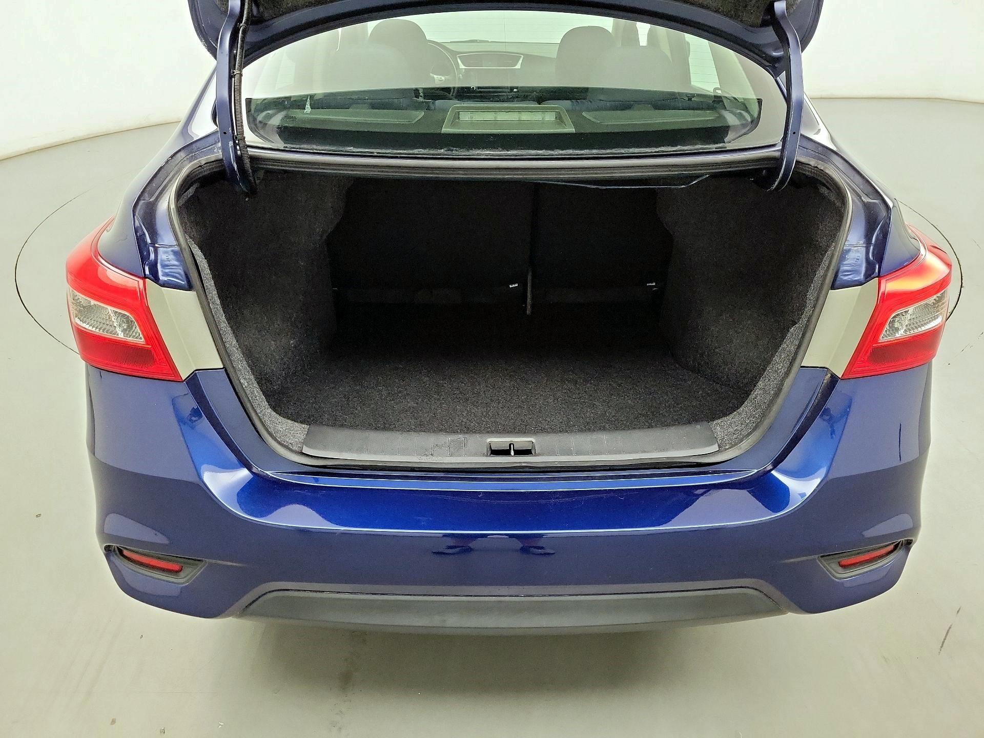 Thumbnail: 2019 Nissan Sentra - 17