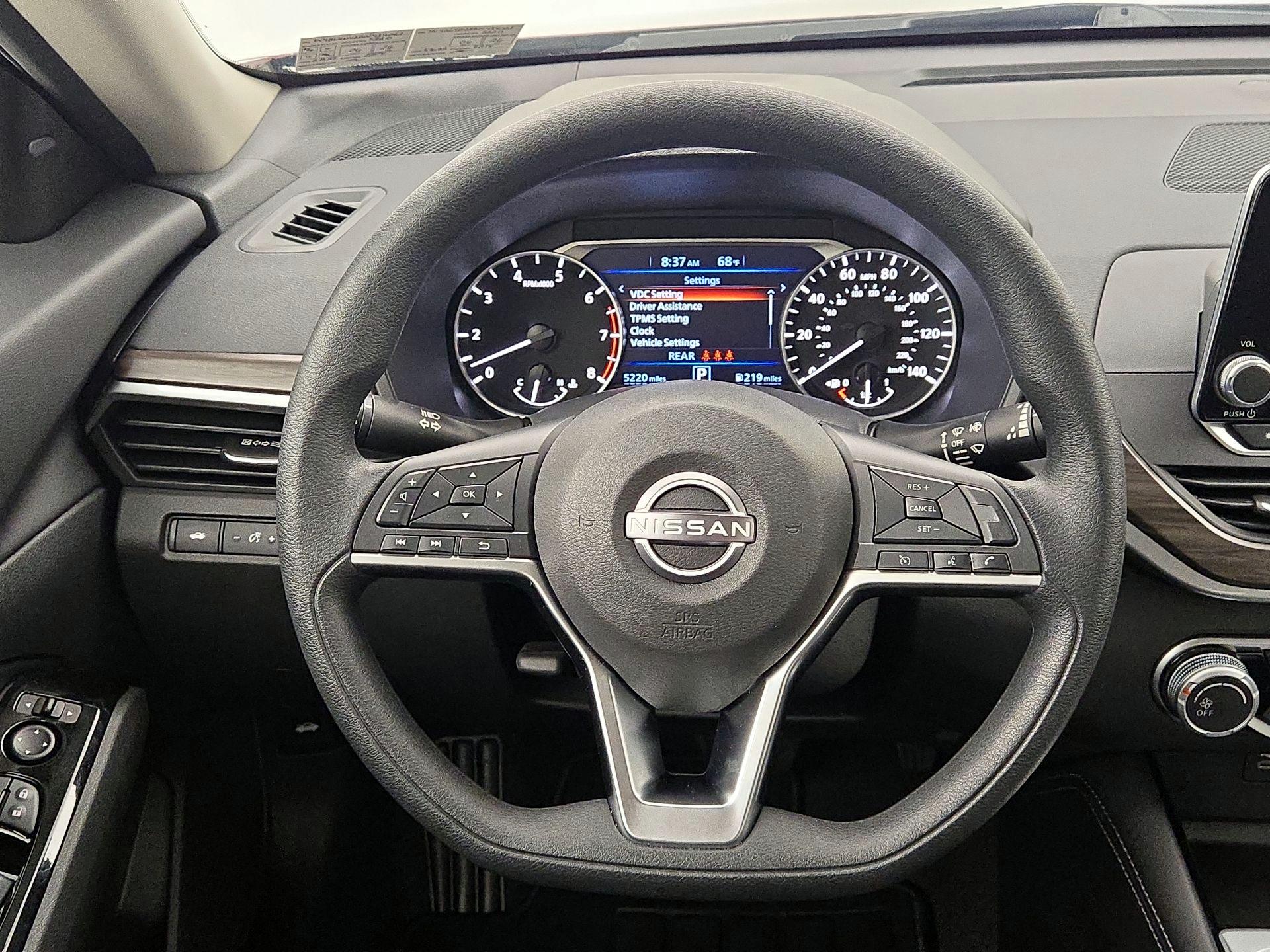 Thumbnail: 2023 Nissan Altima - 10