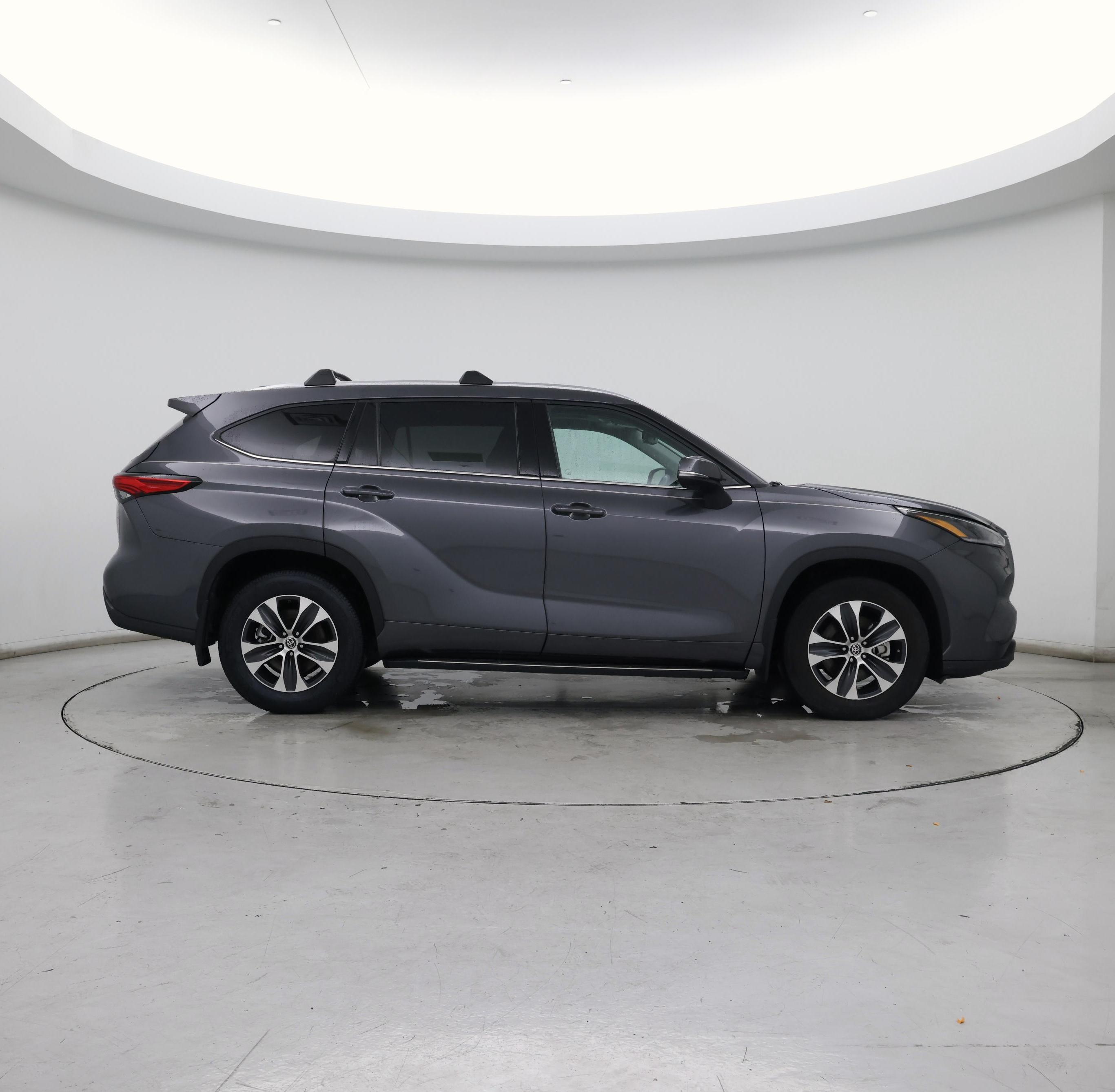 Thumbnail: 2021 Toyota Highlander - 7
