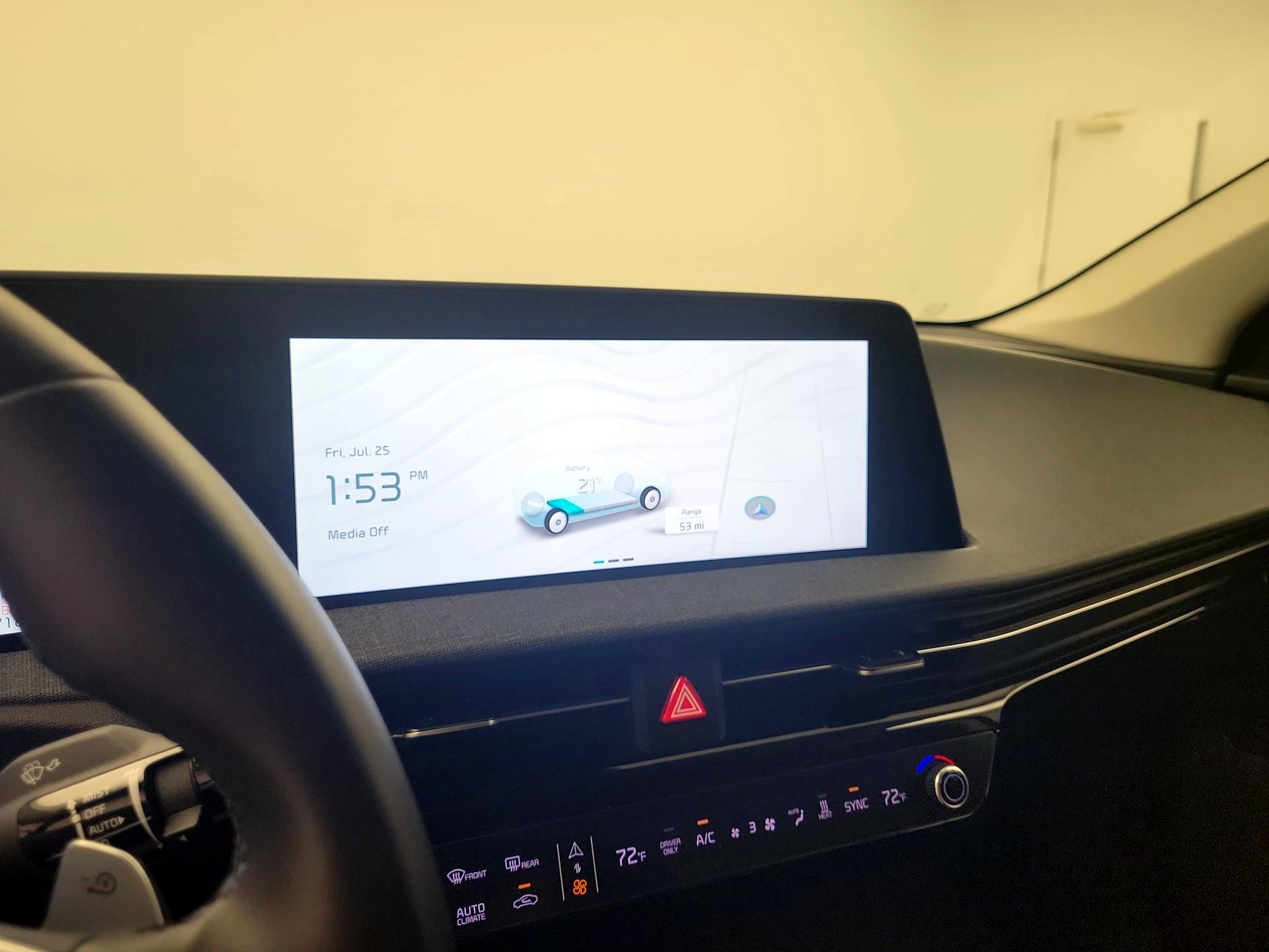 Thumbnail: 2023 Kia EV6 - 14