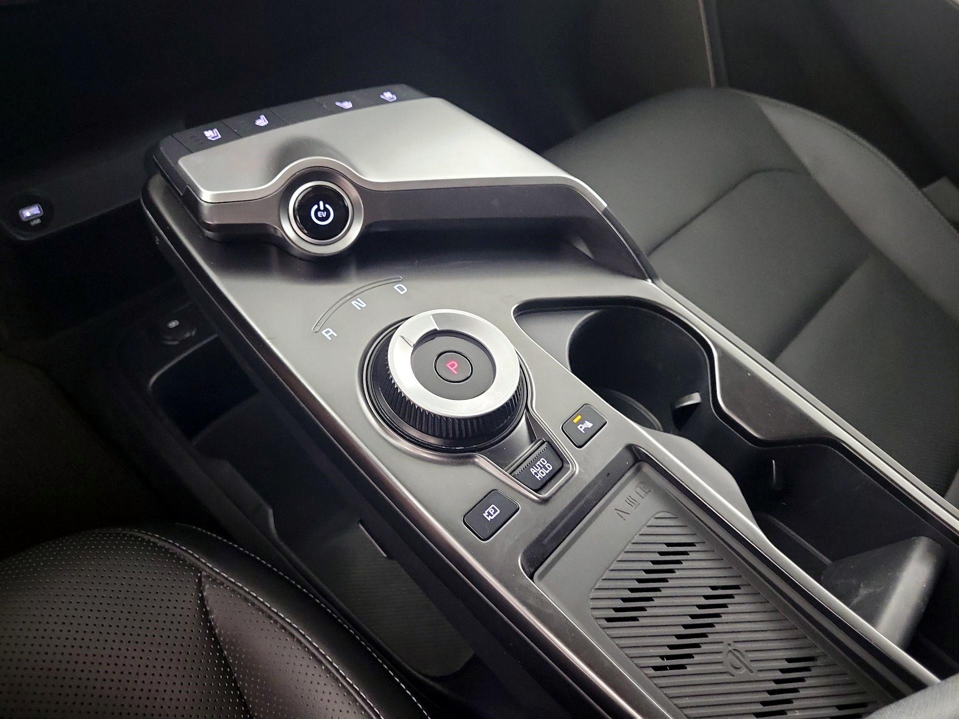 Thumbnail: 2023 Kia EV6 - 16