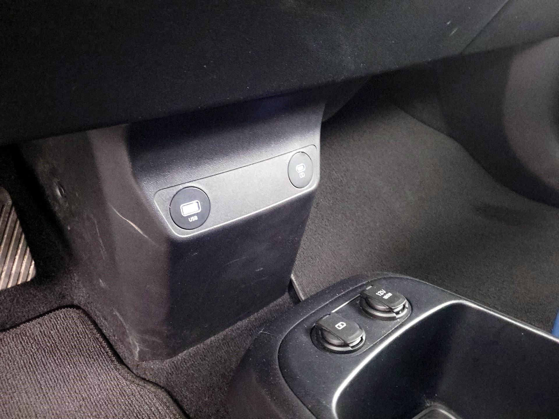 Thumbnail: 2023 Kia EV6 - 17