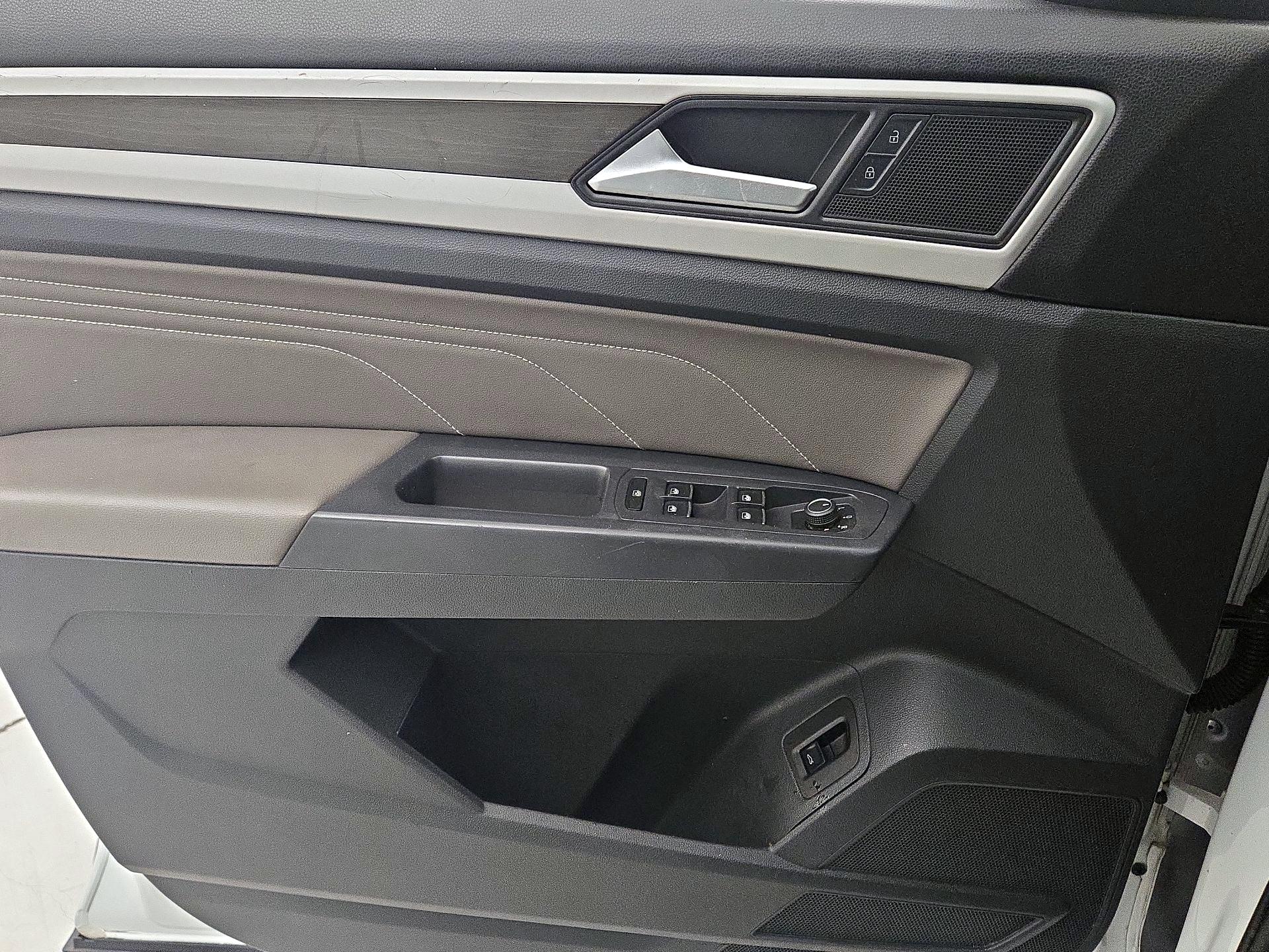 Thumbnail: 2021 Volkswagen Atlas - 12