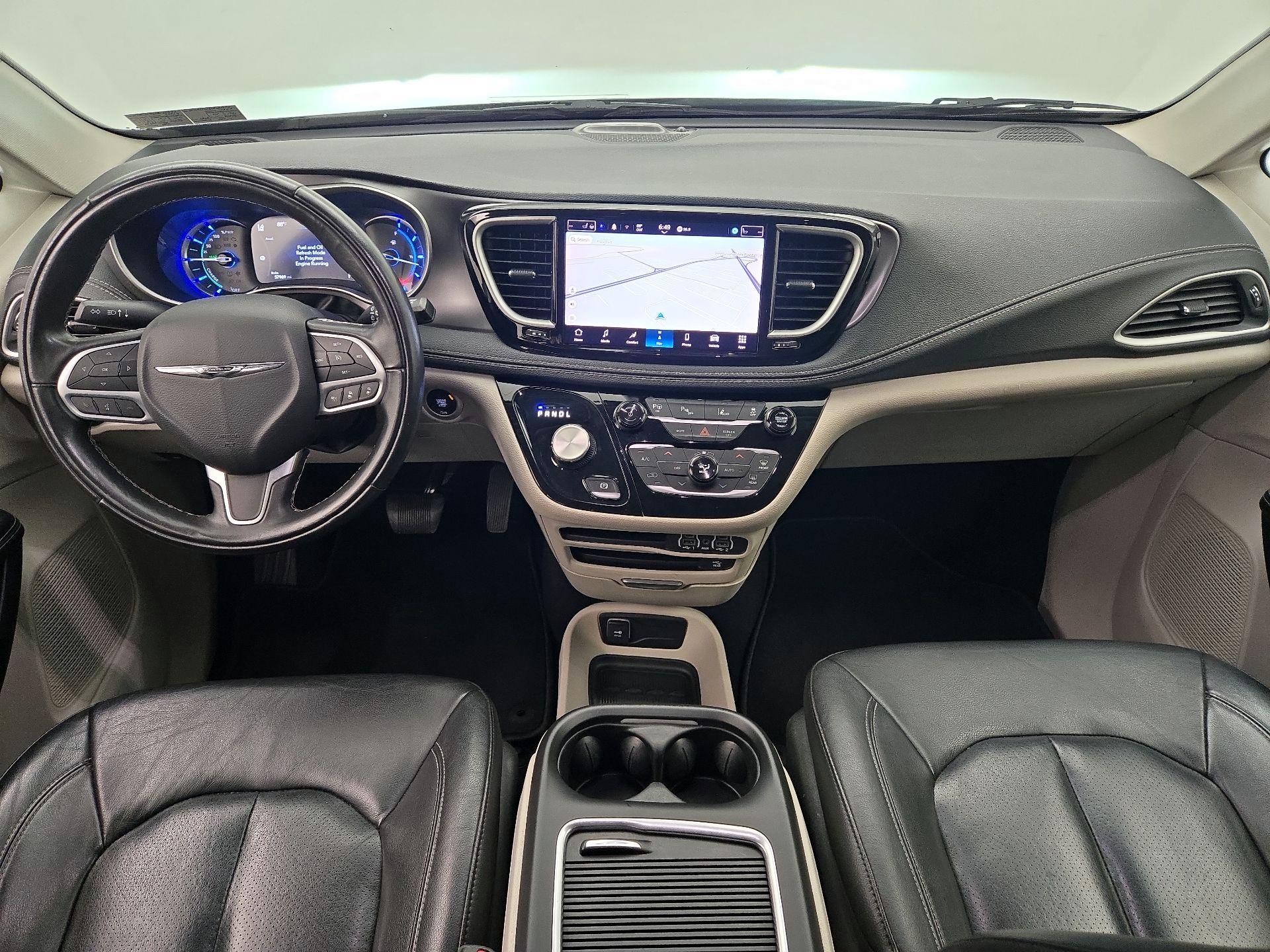Thumbnail: 2022 Chrysler Pacifica - 9