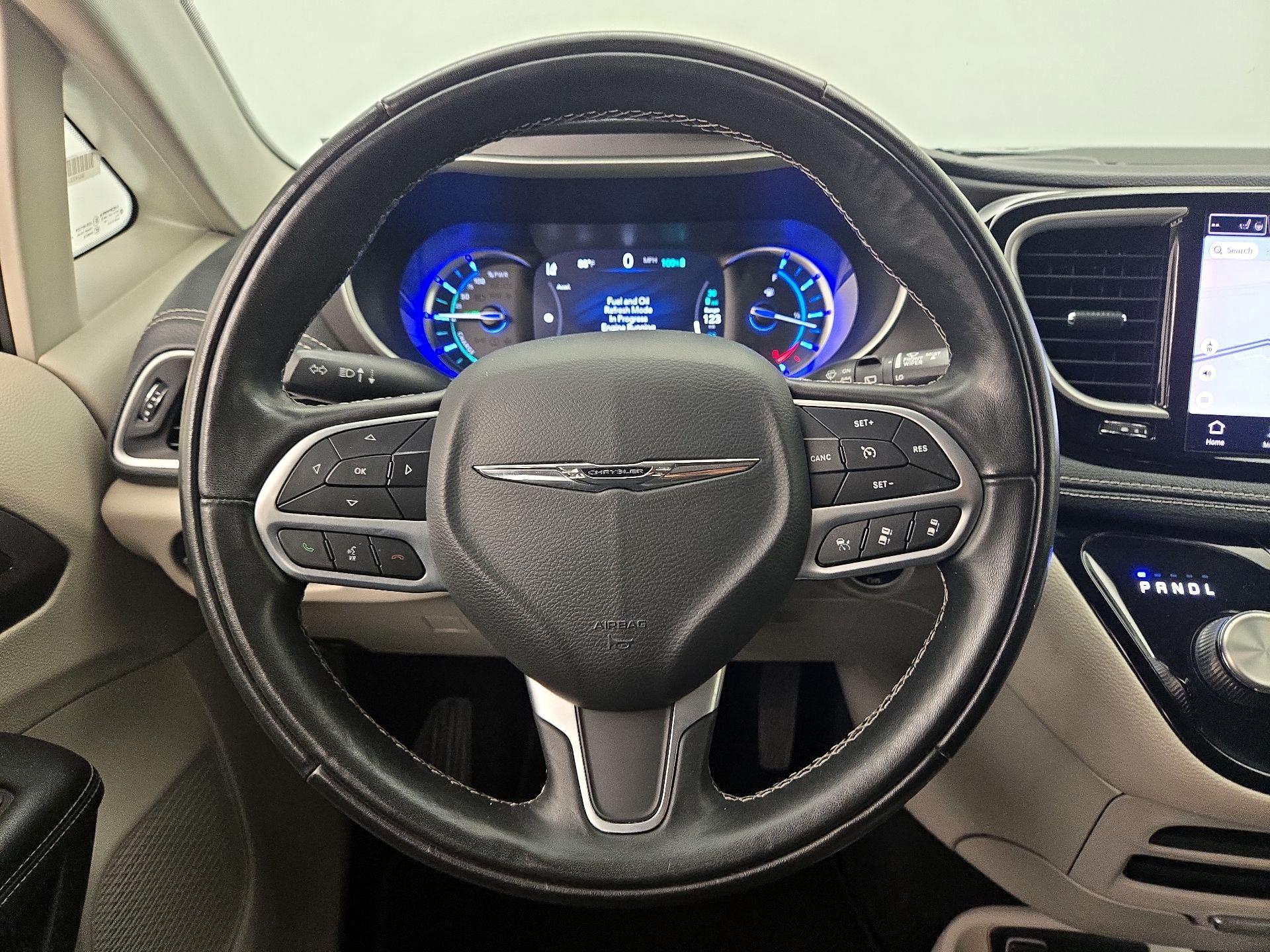 Thumbnail: 2022 Chrysler Pacifica - 10