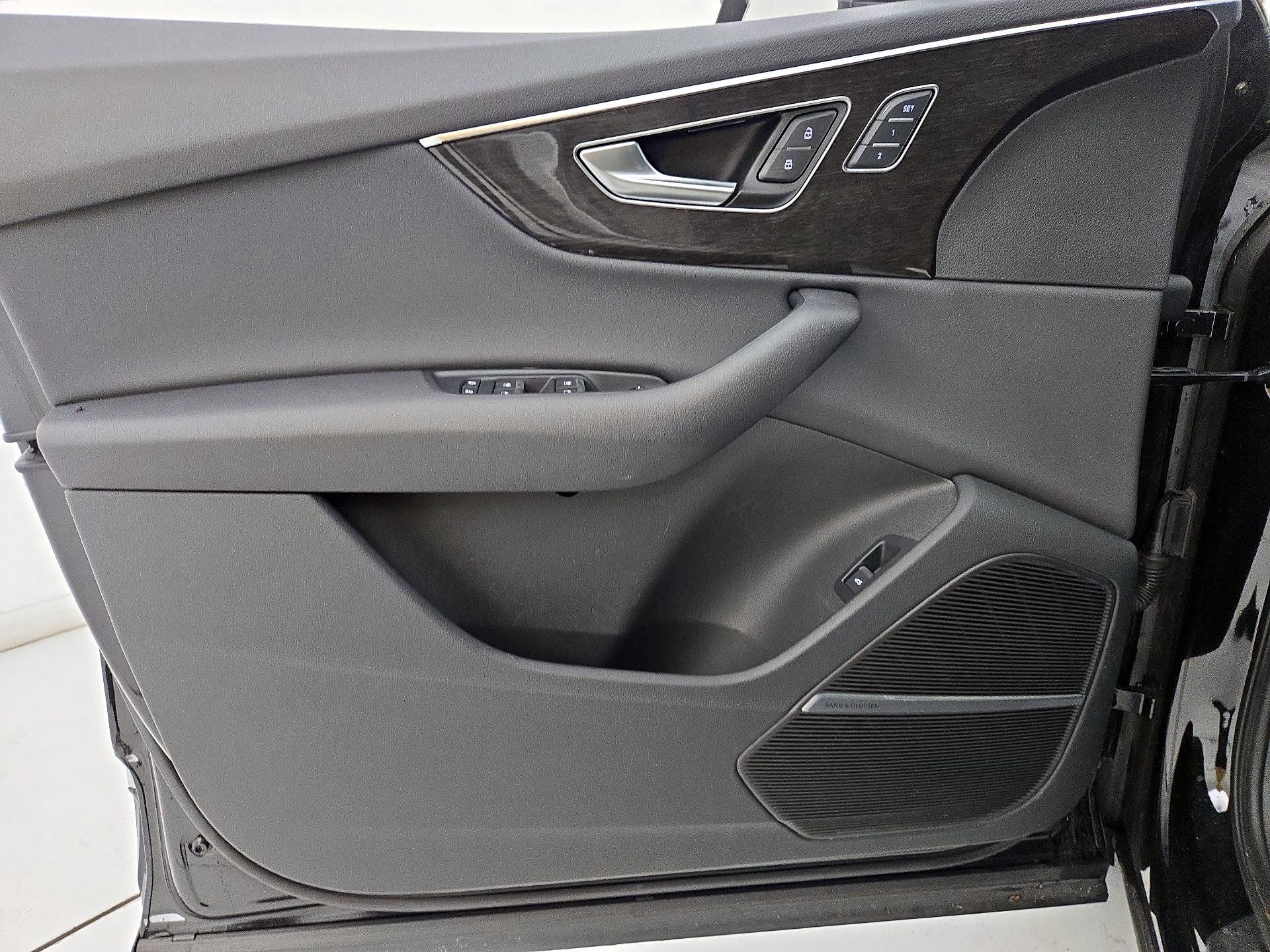 Thumbnail: 2022 Audi Q7 - 12