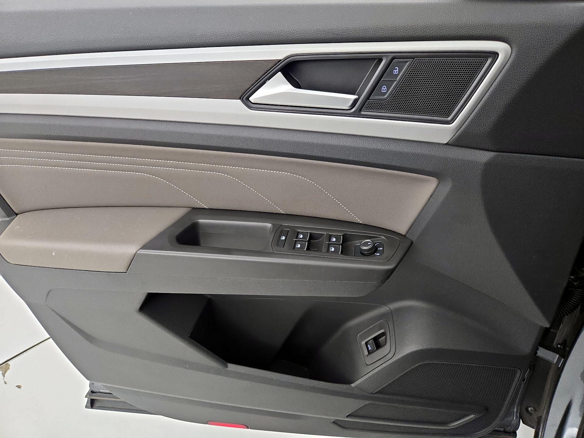 Thumbnail: 2023 Volkswagen Atlas - 12