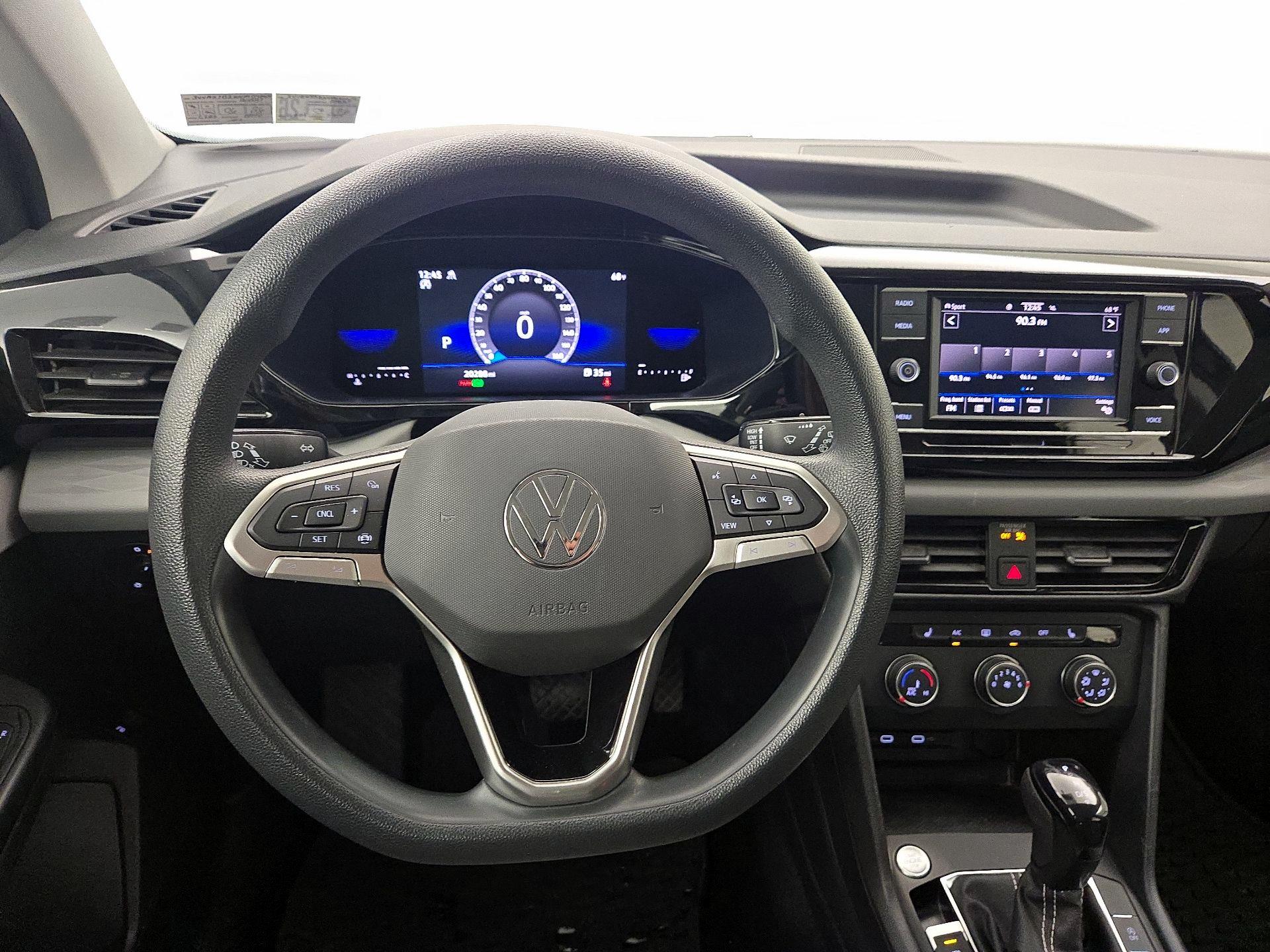 Thumbnail: 2022 Volkswagen Taos - 10