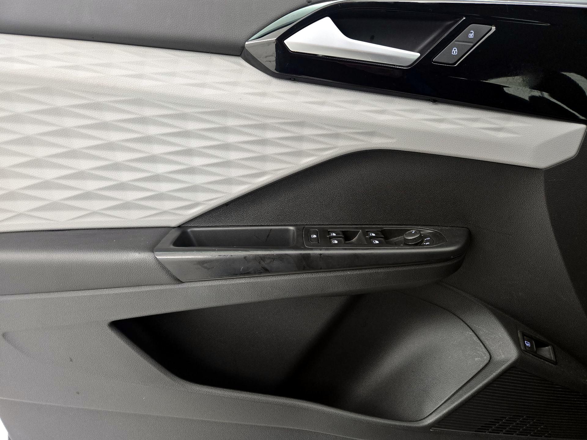 Thumbnail: 2022 Volkswagen Taos - 12