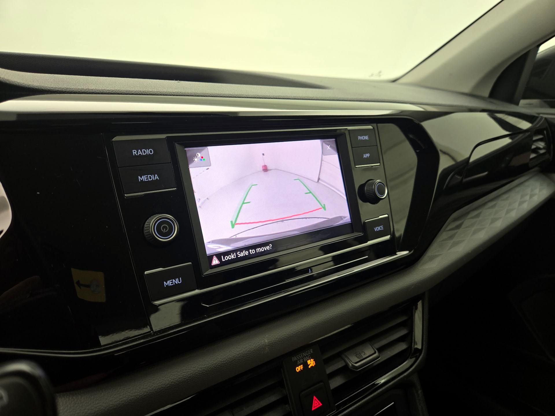 Thumbnail: 2022 Volkswagen Taos - 14