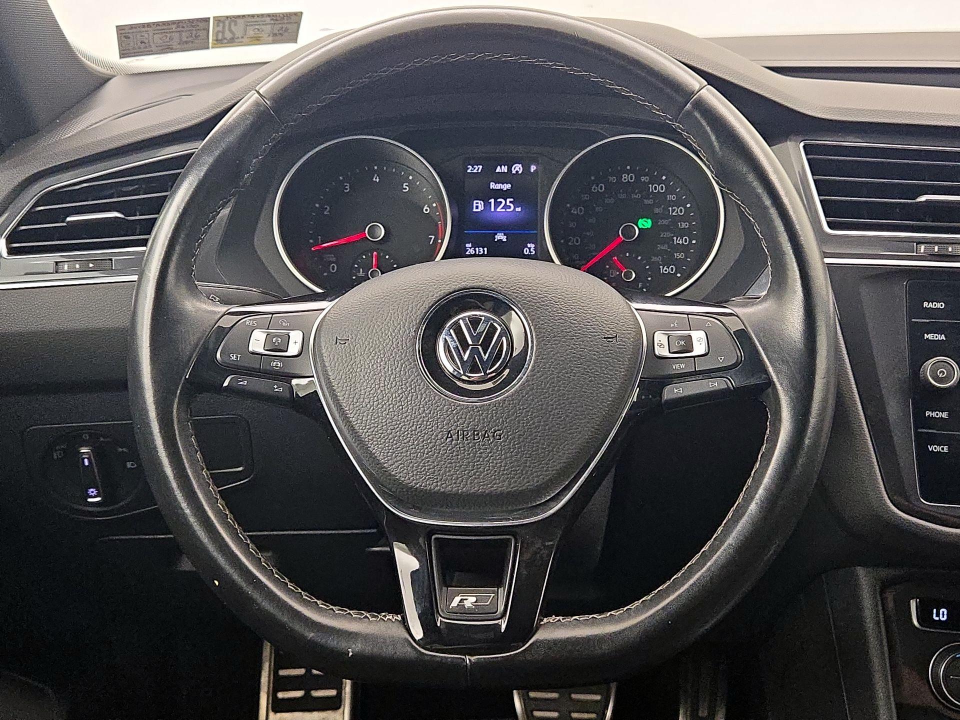 Thumbnail: 2021 Volkswagen Tiguan - 10