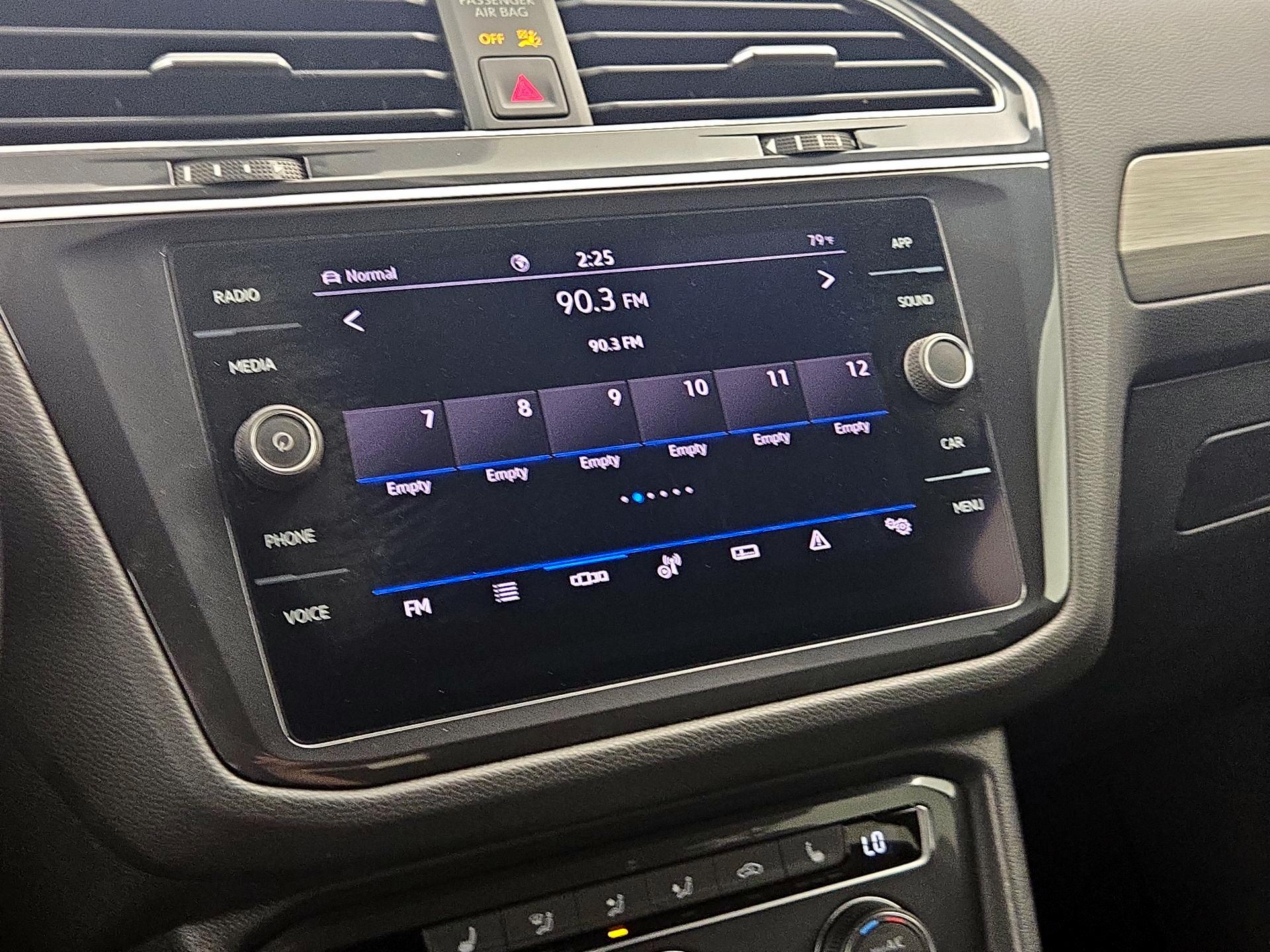 Thumbnail: 2021 Volkswagen Tiguan - 15