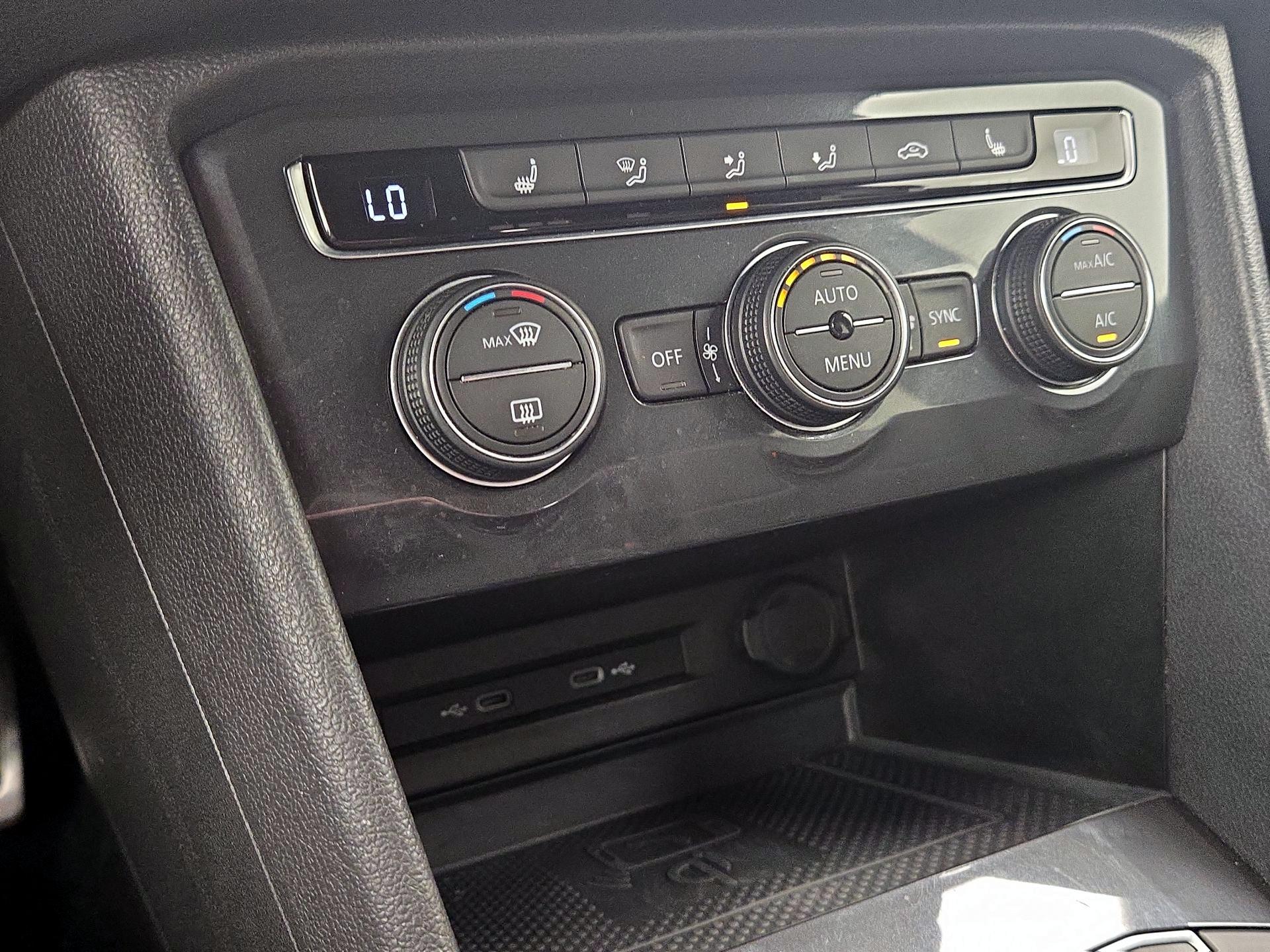 Thumbnail: 2021 Volkswagen Tiguan - 16