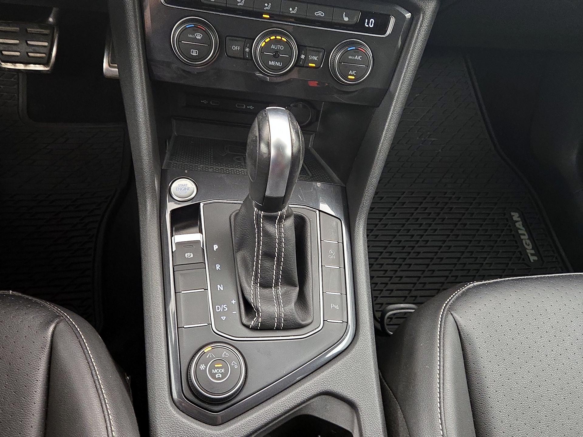 Thumbnail: 2021 Volkswagen Tiguan - 17