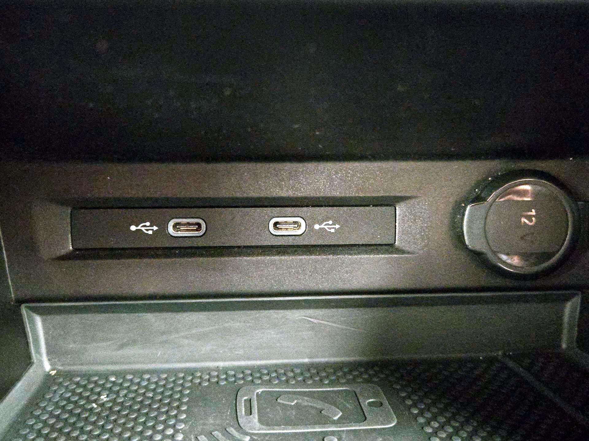 Thumbnail: 2021 Volkswagen Tiguan - 18