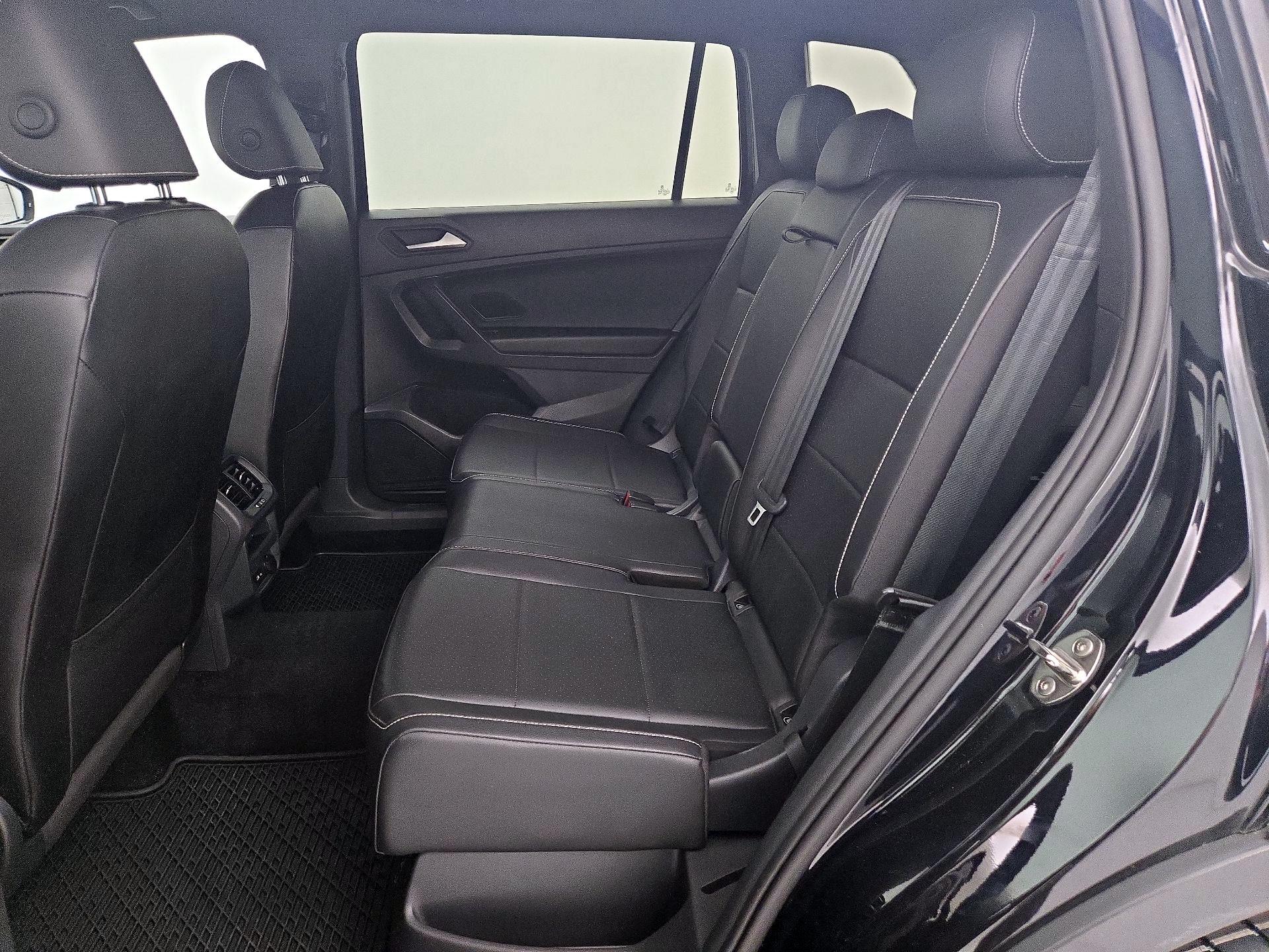 Thumbnail: 2021 Volkswagen Tiguan - 20