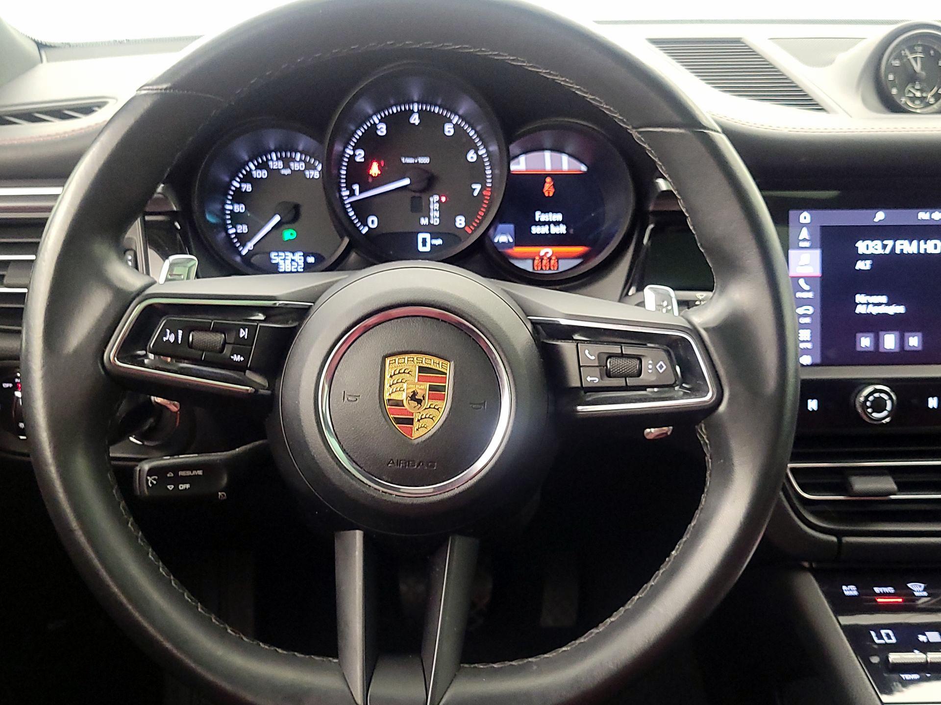 Thumbnail: 2022 Porsche Macan - 10