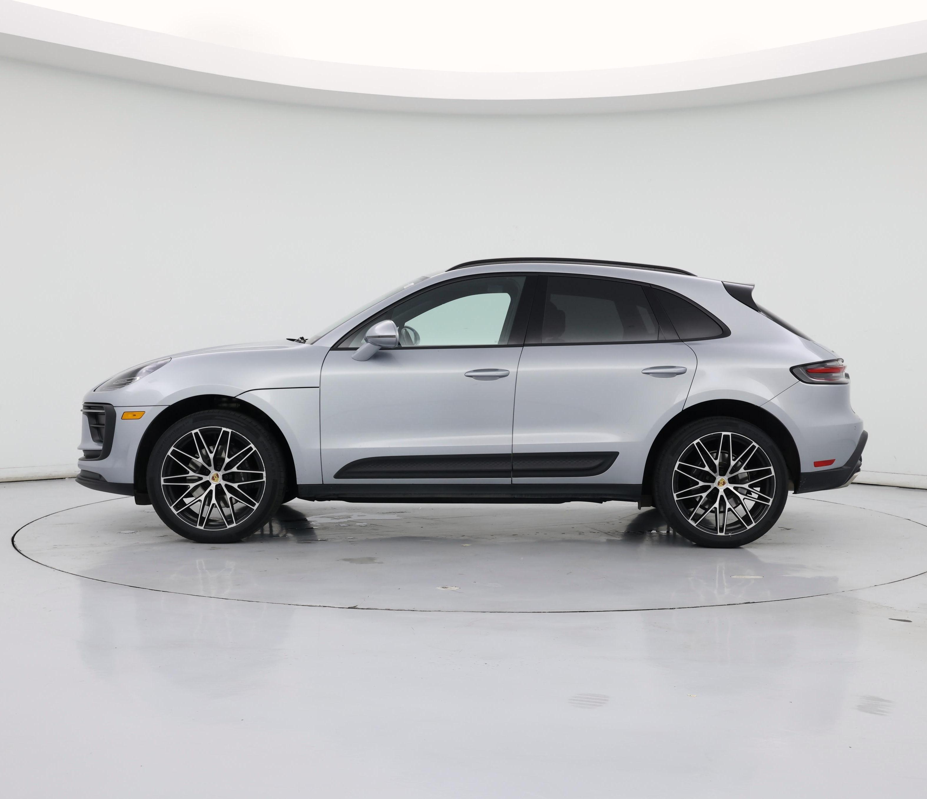 Thumbnail: 2022 Porsche Macan - 3