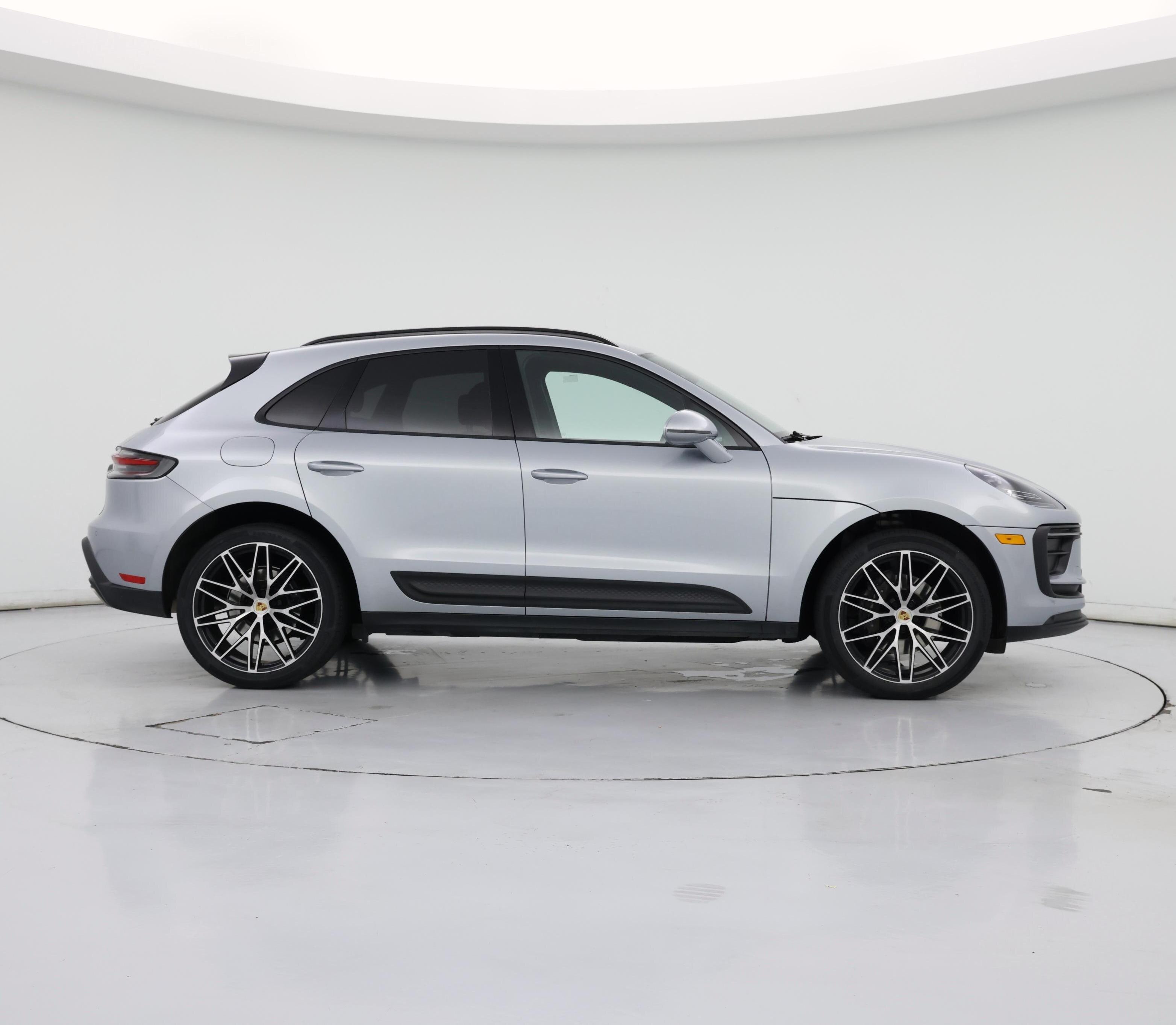Thumbnail: 2022 Porsche Macan - 7