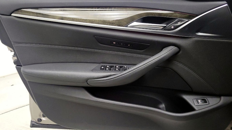 2019 BMW 5 Series 530i 12