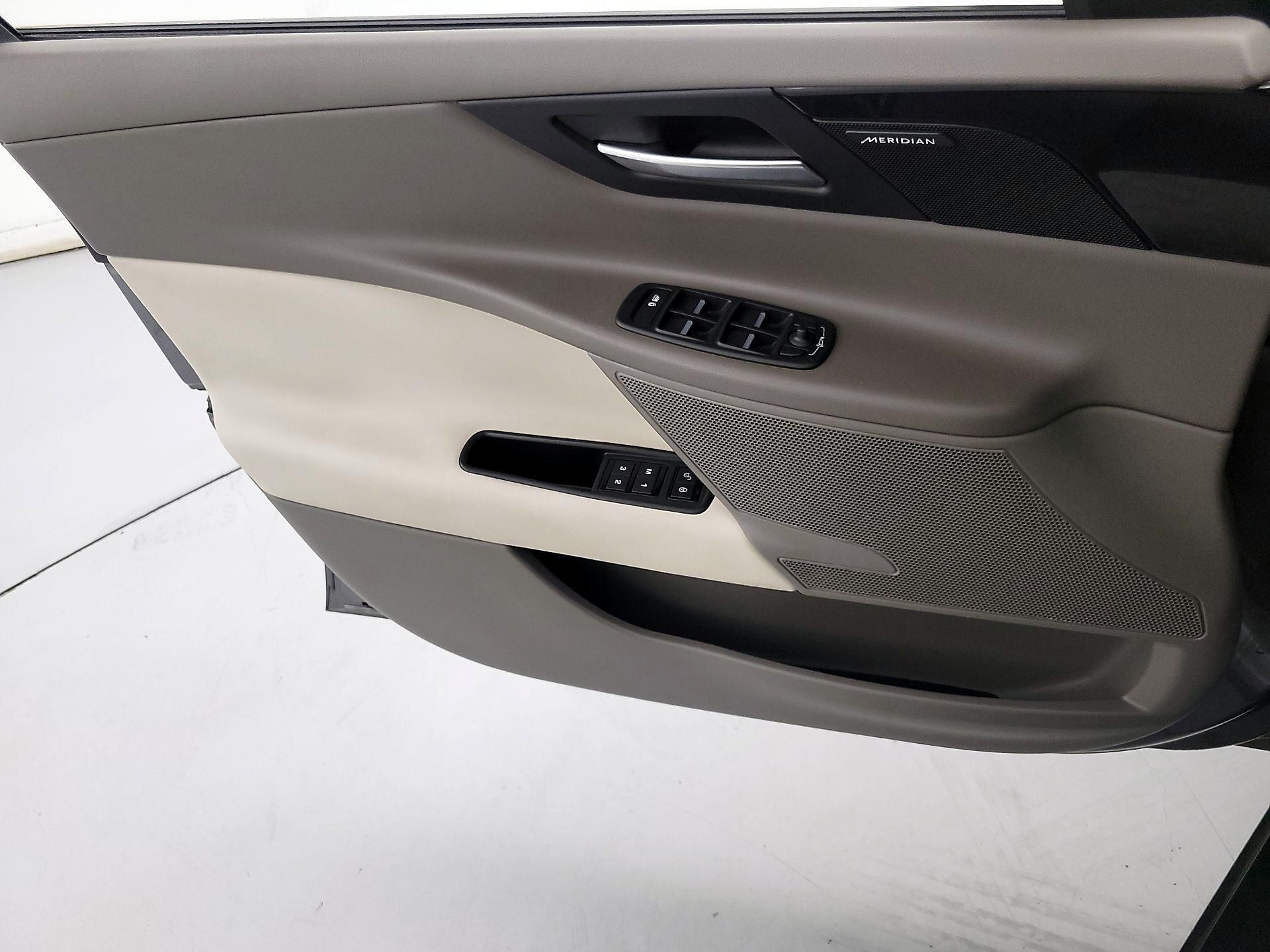 Thumbnail: 2017 Jaguar XE - 12