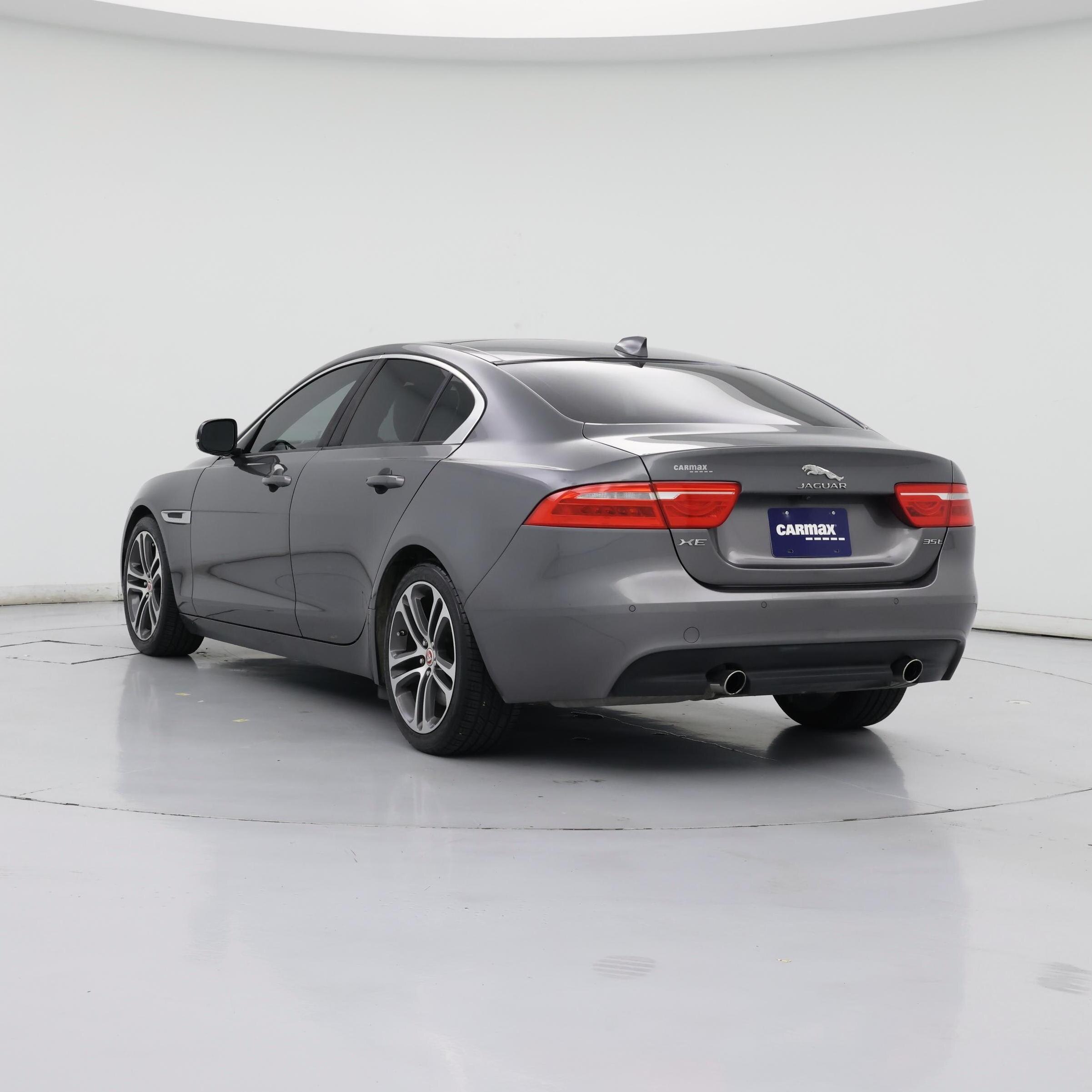 Thumbnail: 2017 Jaguar XE - 2