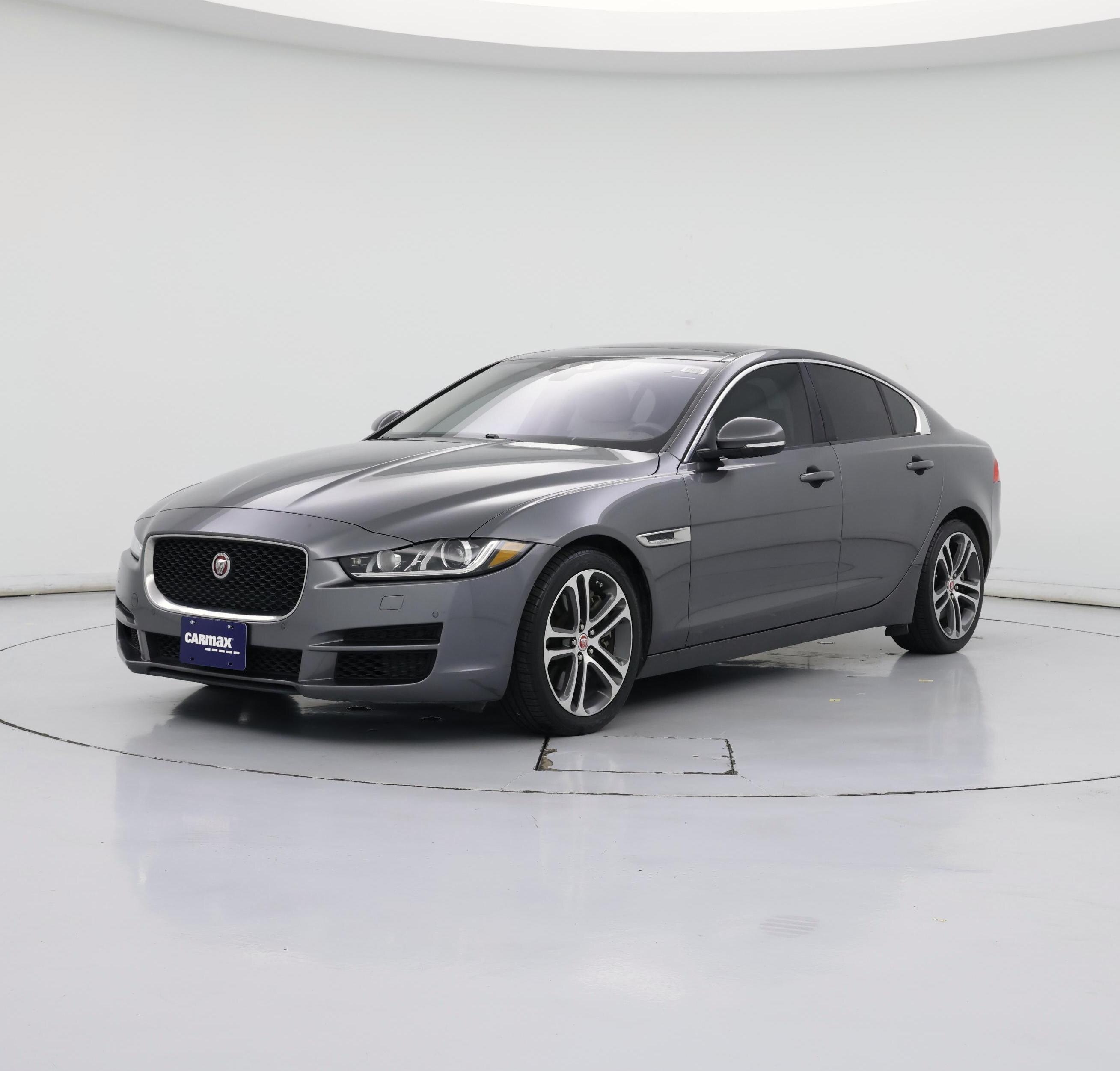 Thumbnail: 2017 Jaguar XE - 4