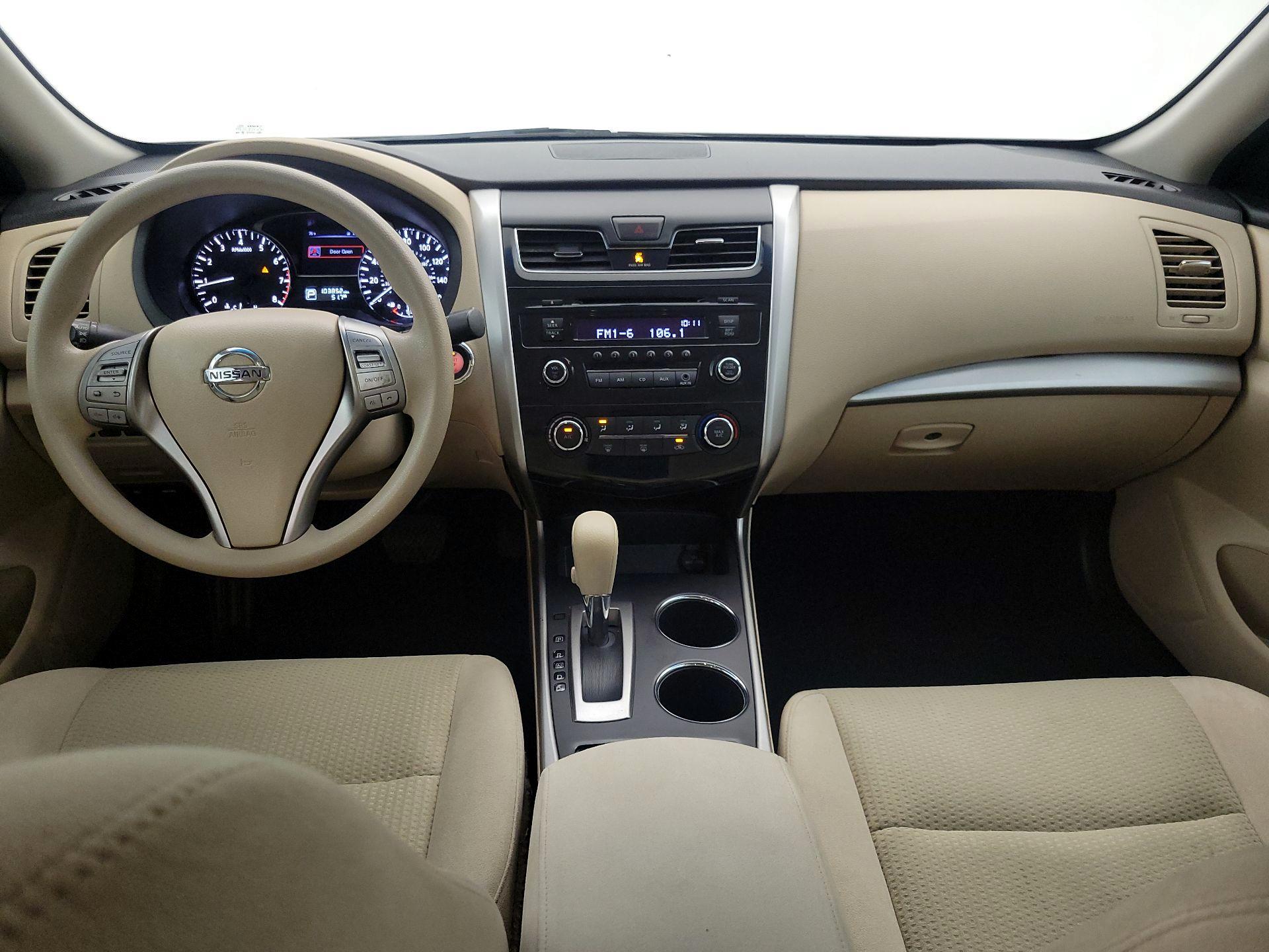 Thumbnail: 2015 Nissan Altima - 9