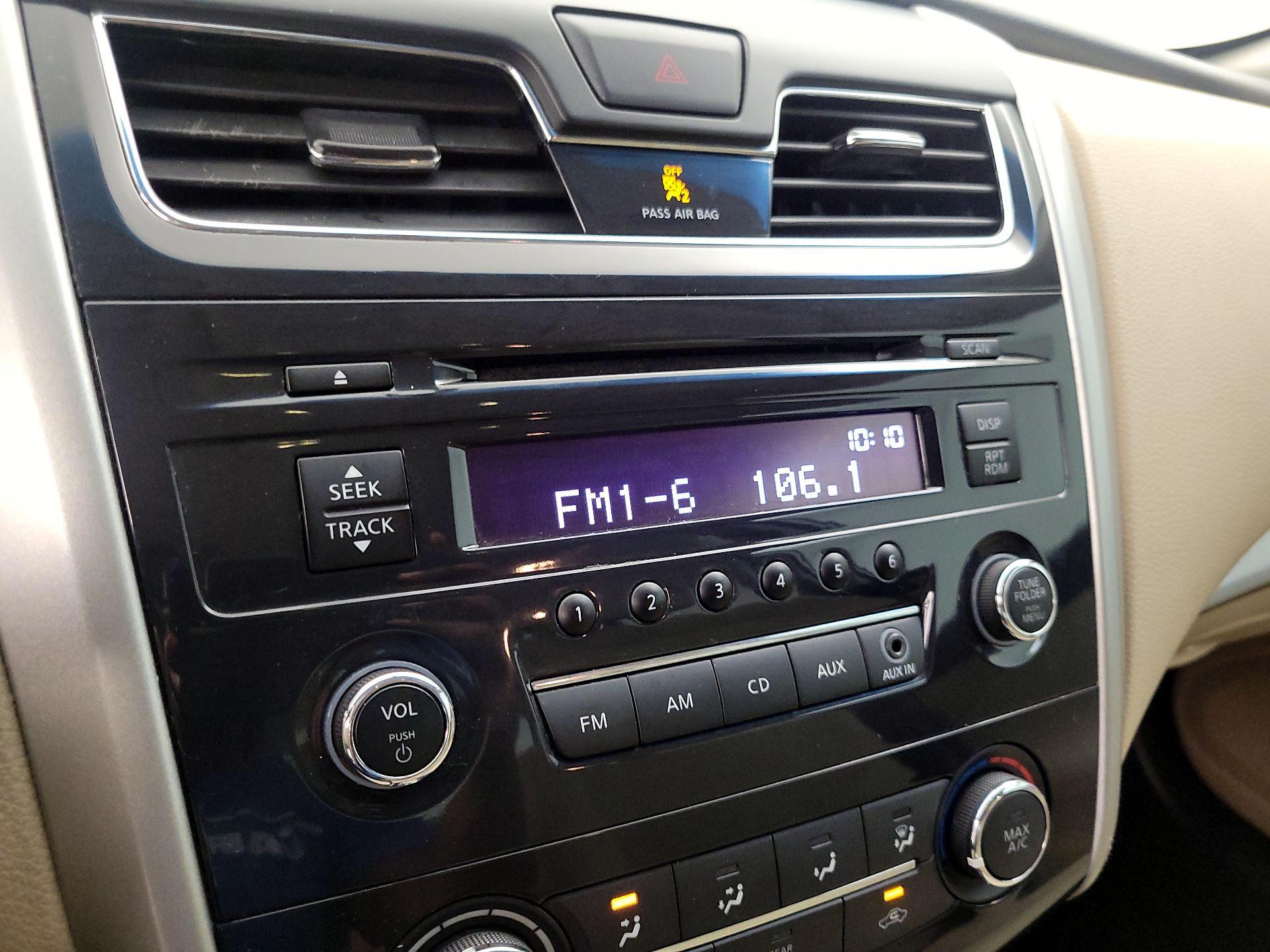 Thumbnail: 2015 Nissan Altima - 14