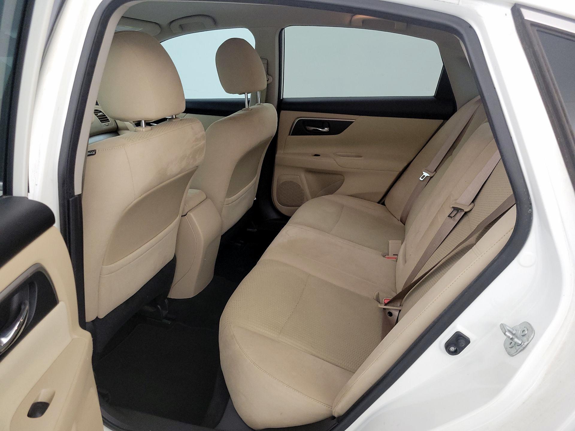 Thumbnail: 2015 Nissan Altima - 17