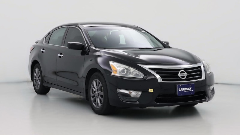 2015 Nissan Altima S Hero Image
