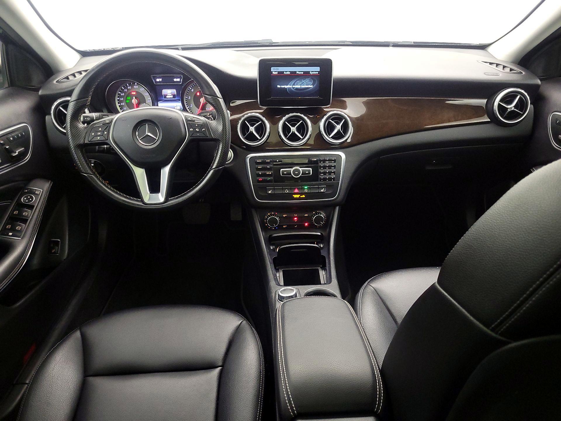 Thumbnail: 2015 Mercedes-Benz GLA - 9
