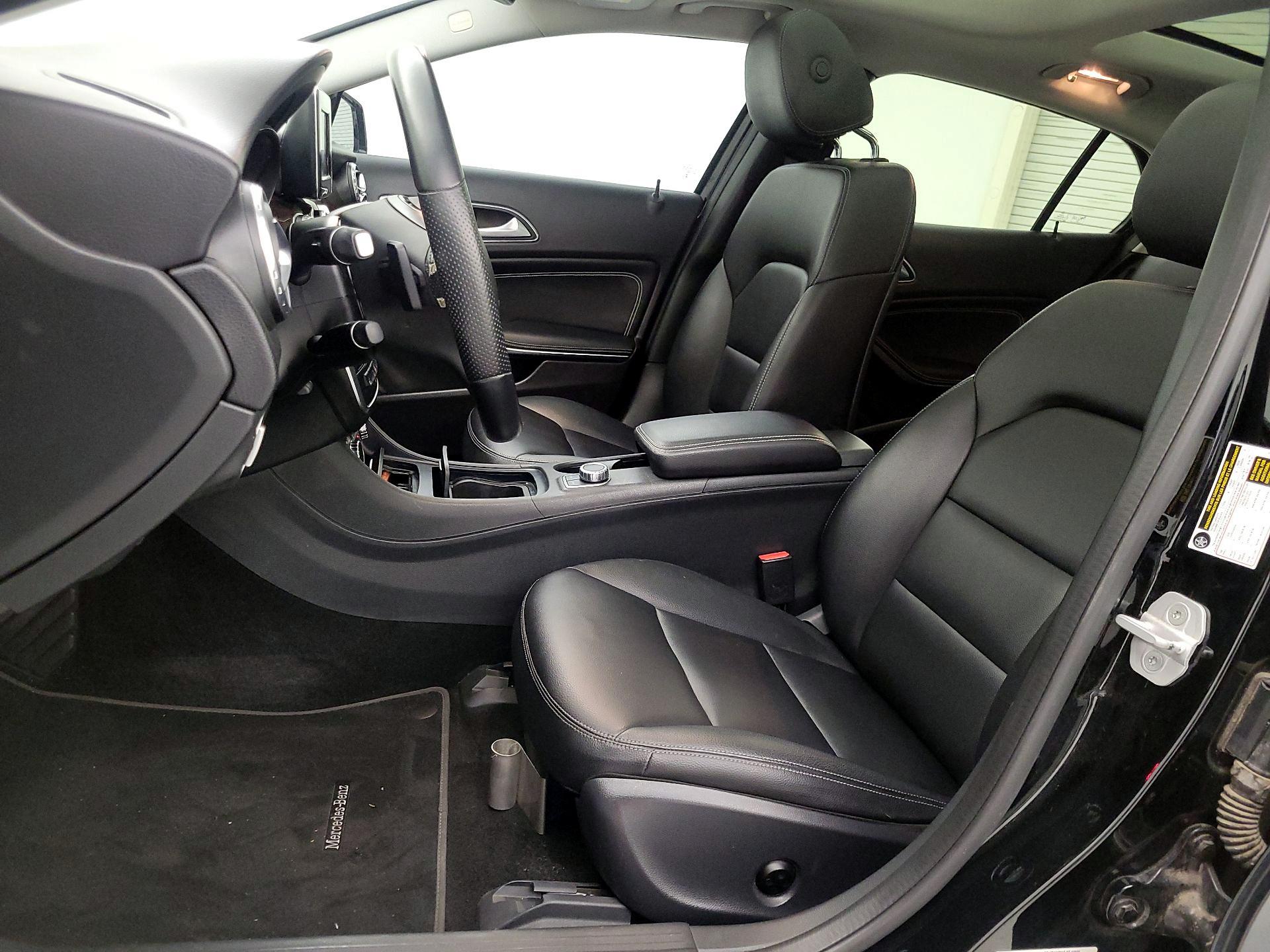 Thumbnail: 2015 Mercedes-Benz GLA - 11